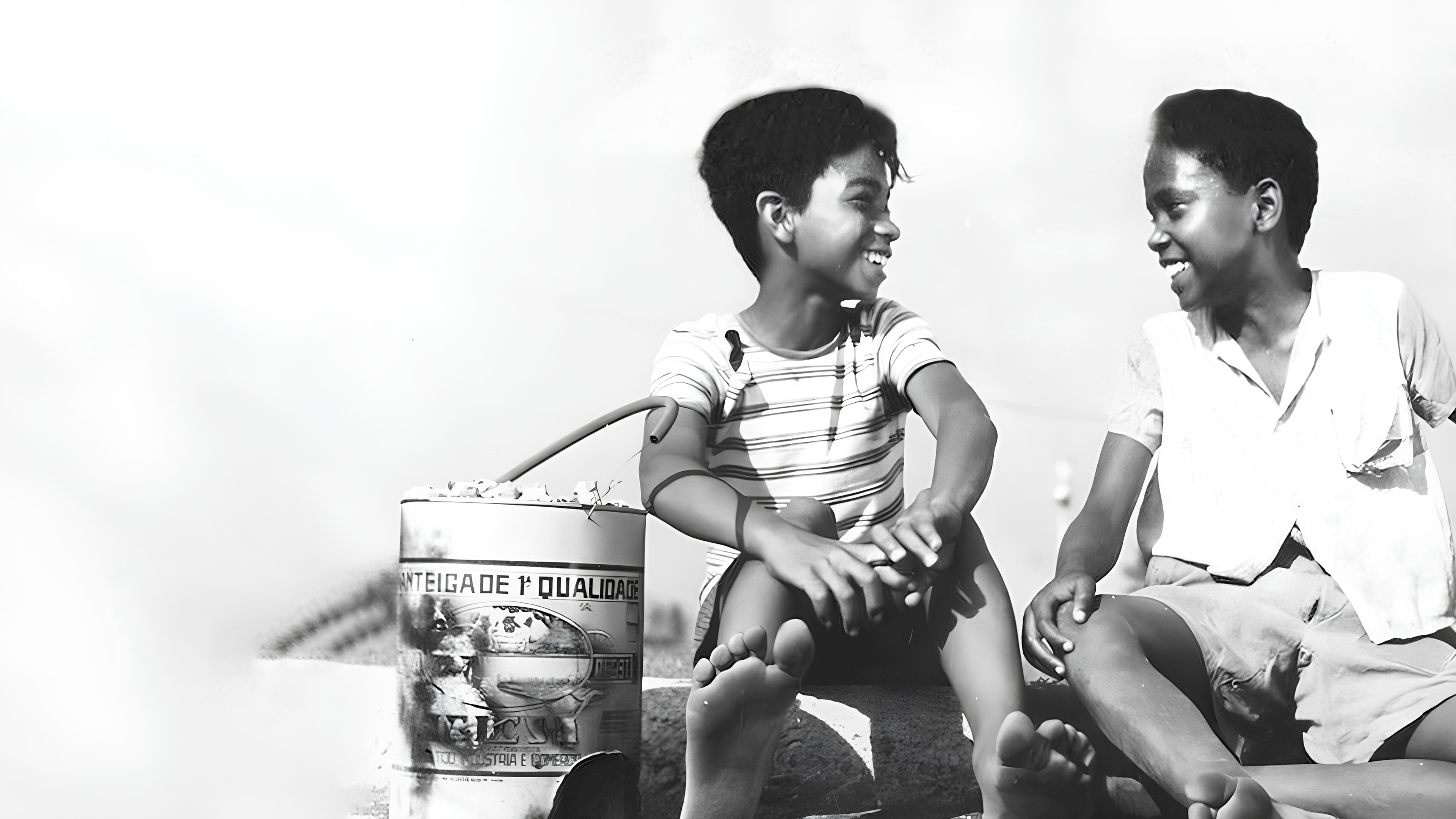 Rio, 100 Degrees F° Background