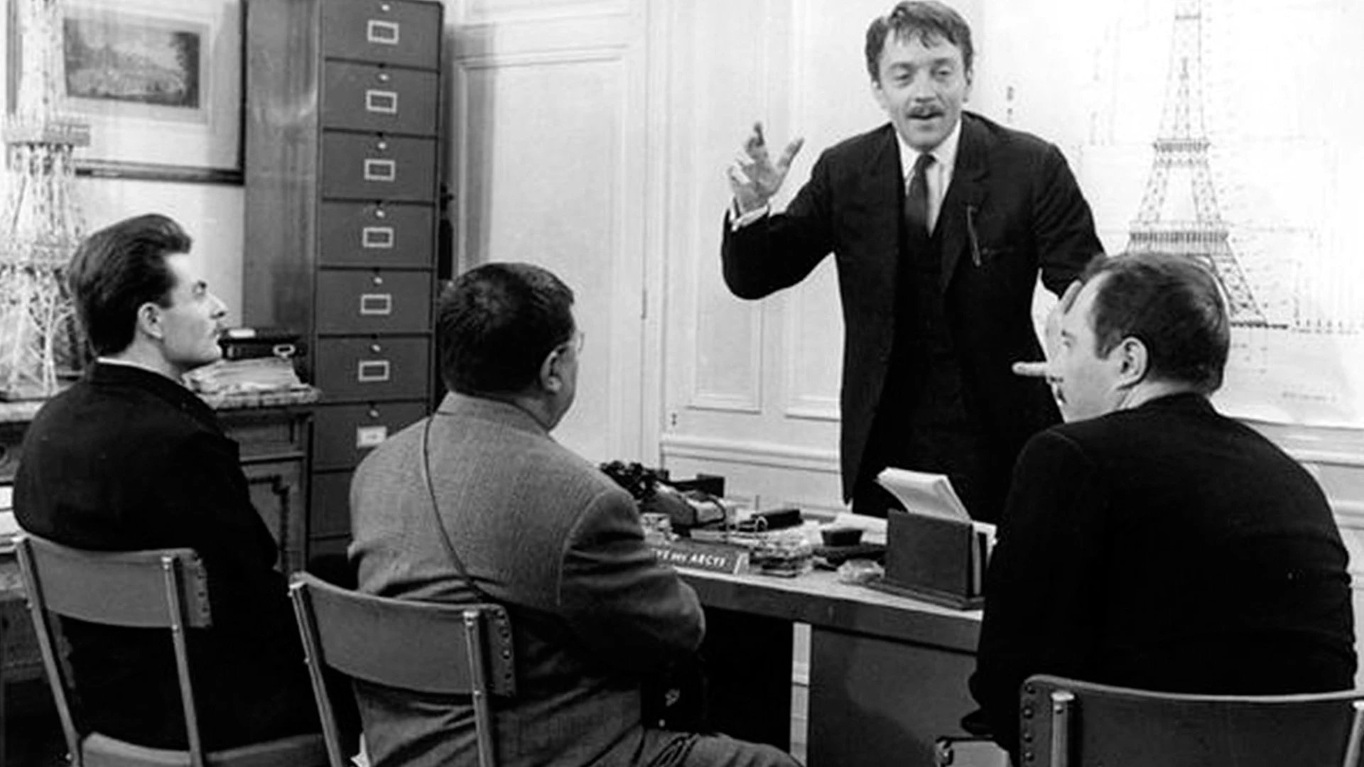 The World's Most Beautiful Swindlers Background