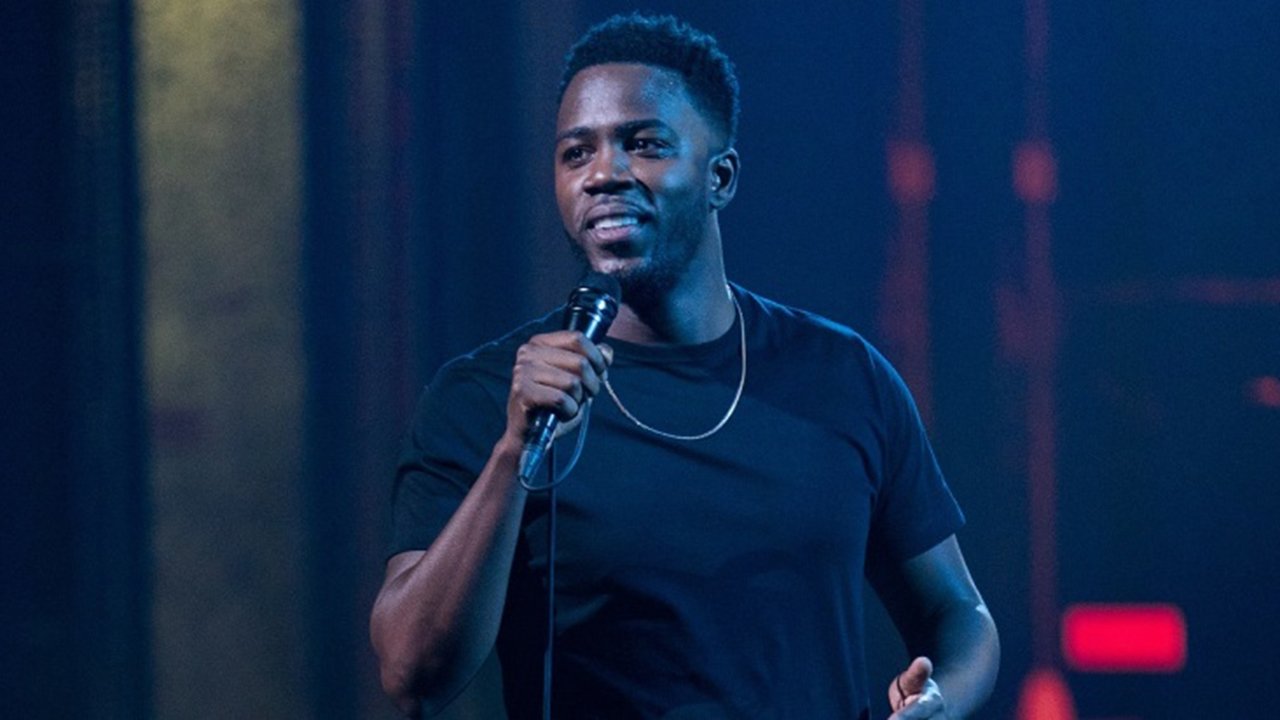 Mo Gilligan: Momentum Background