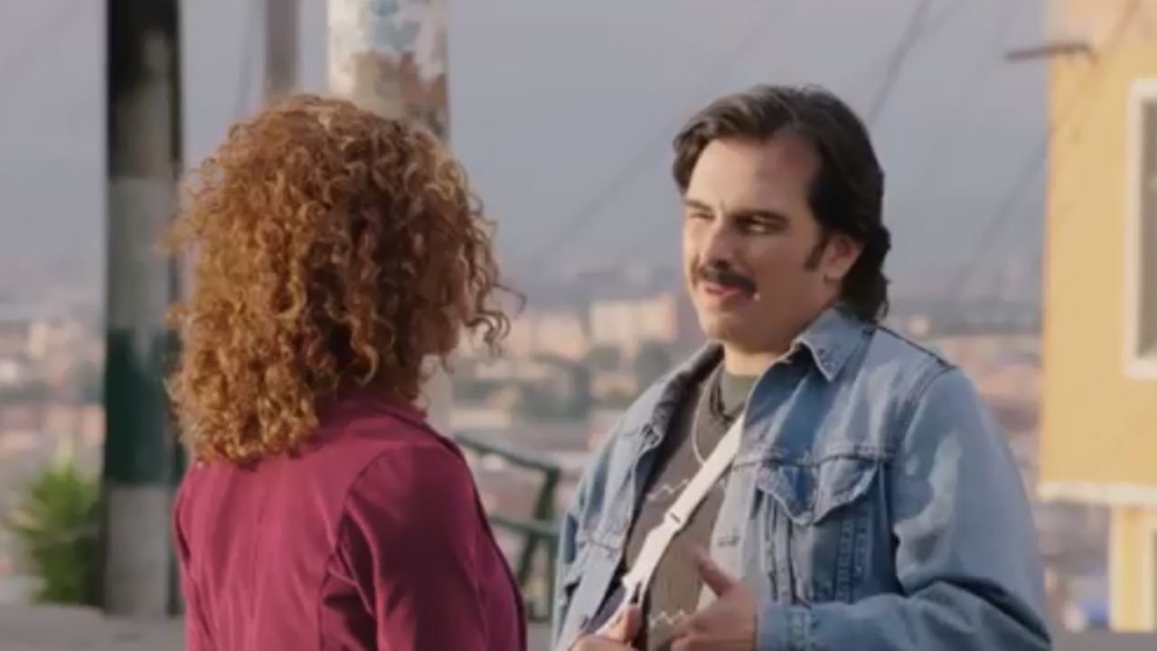 La gloria de Lucho Background