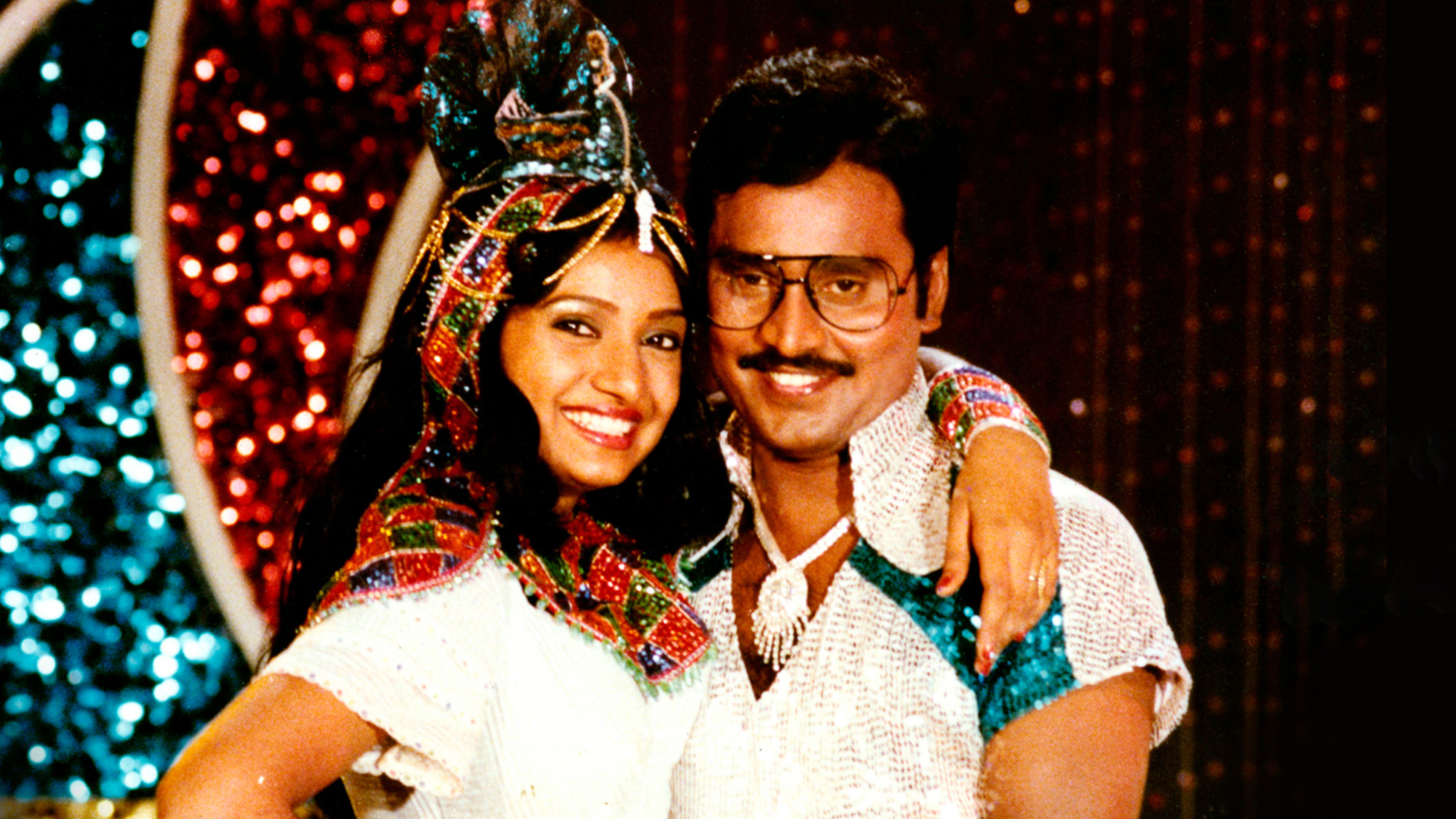 Dhavani Kanavugal Background