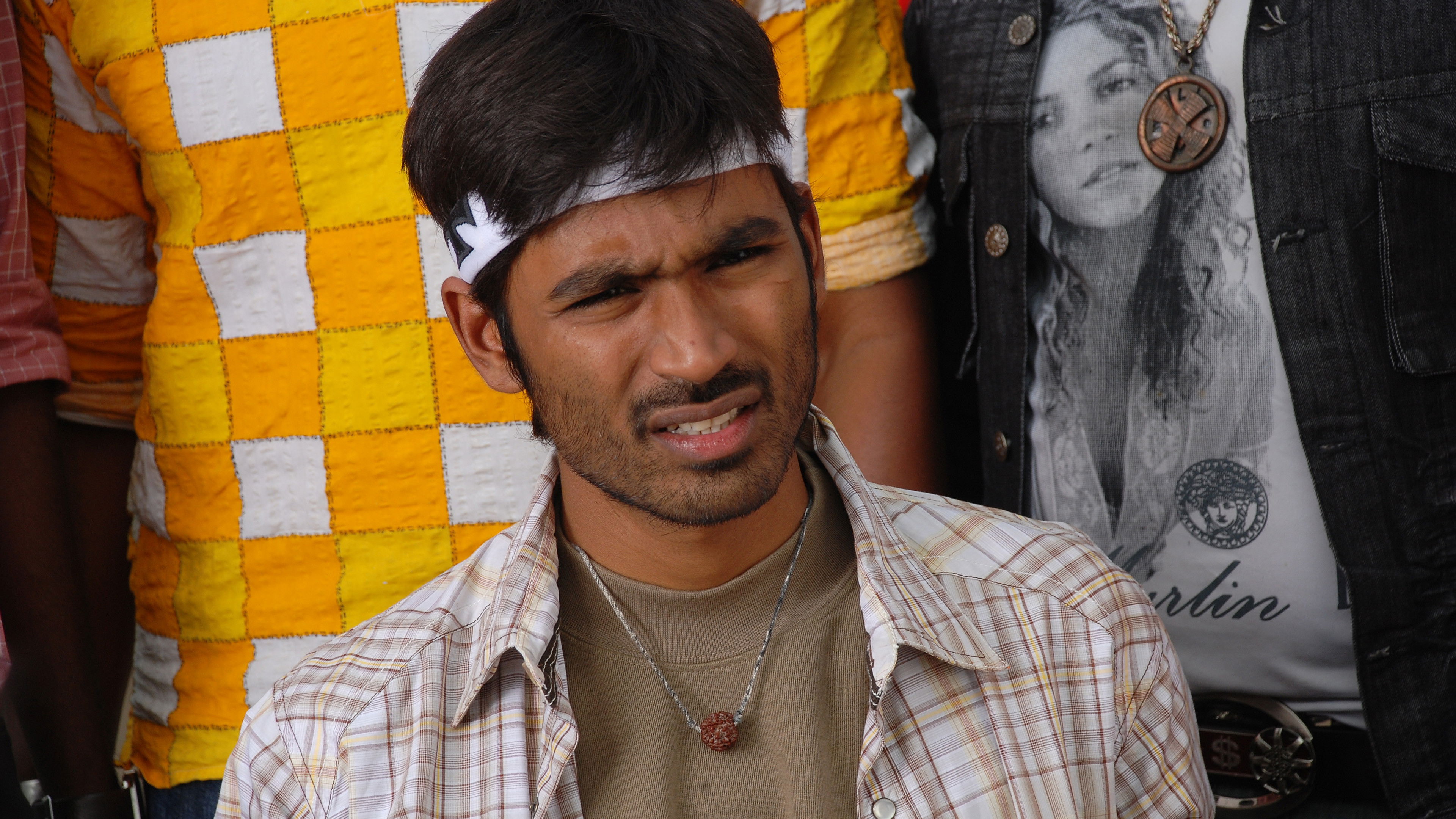 Mappillai Background