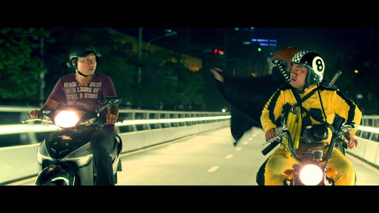 Xui Mà Hên Background