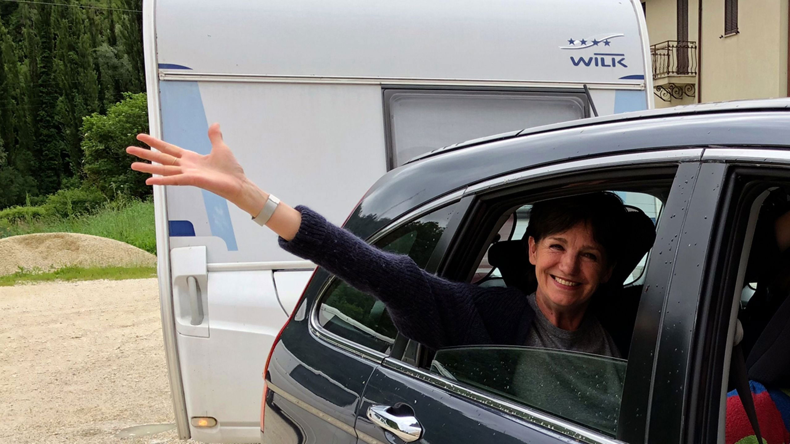 We Zijn Er Bijna Background