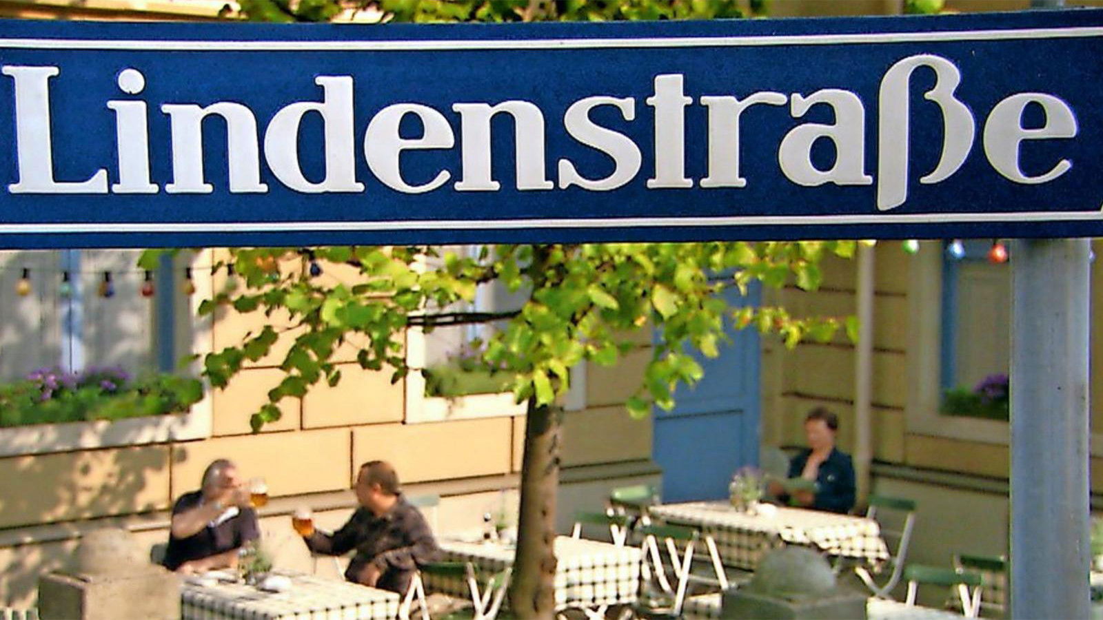 Lindenstraße Background