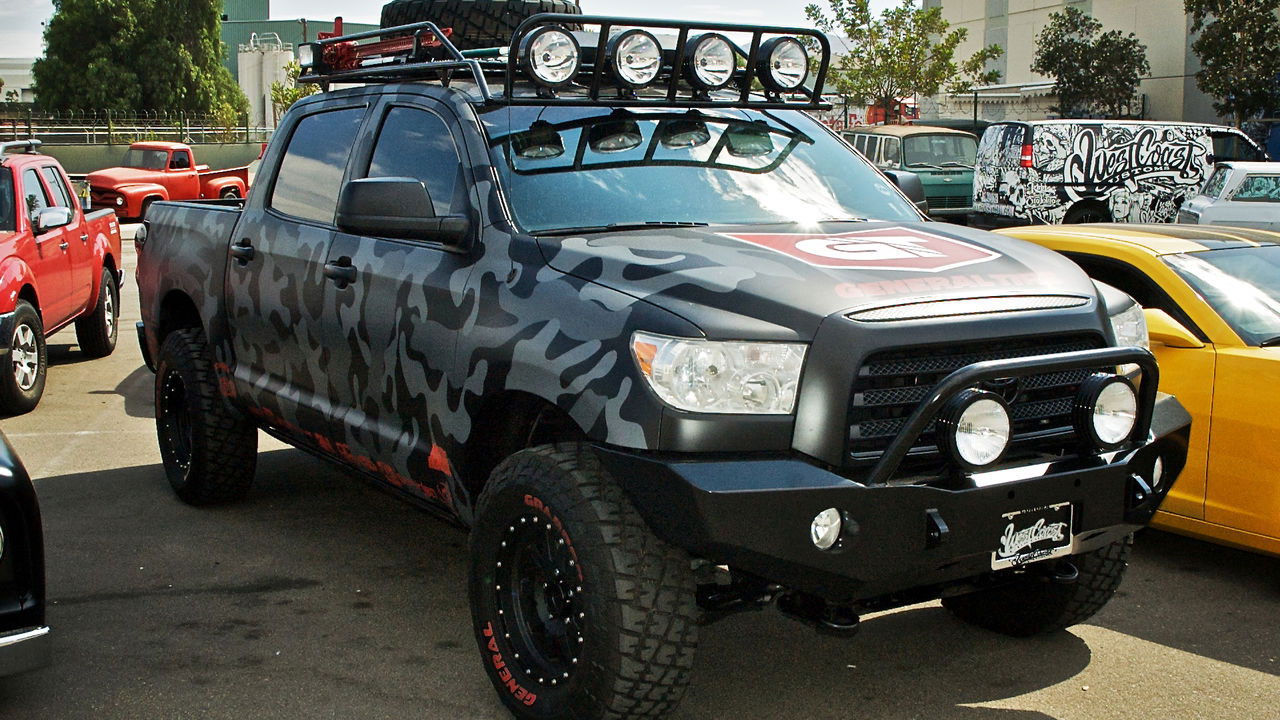 Inside West Coast Customs Background