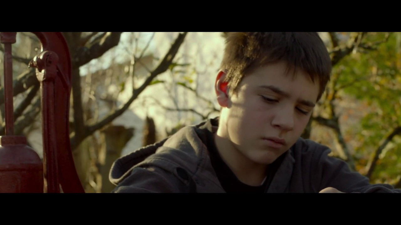 Hojas verdes de otoño Background