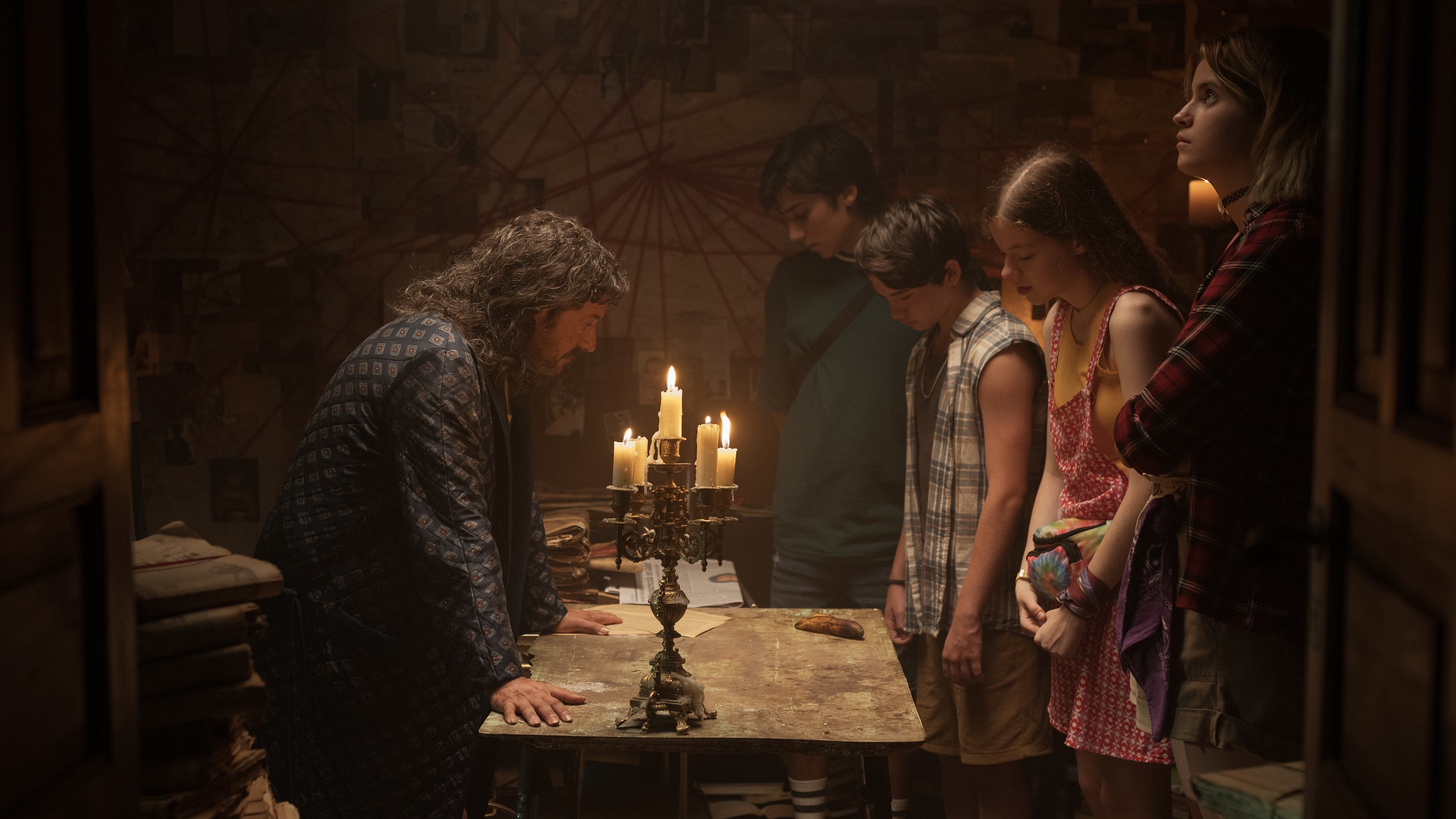 El hombre del saco Background