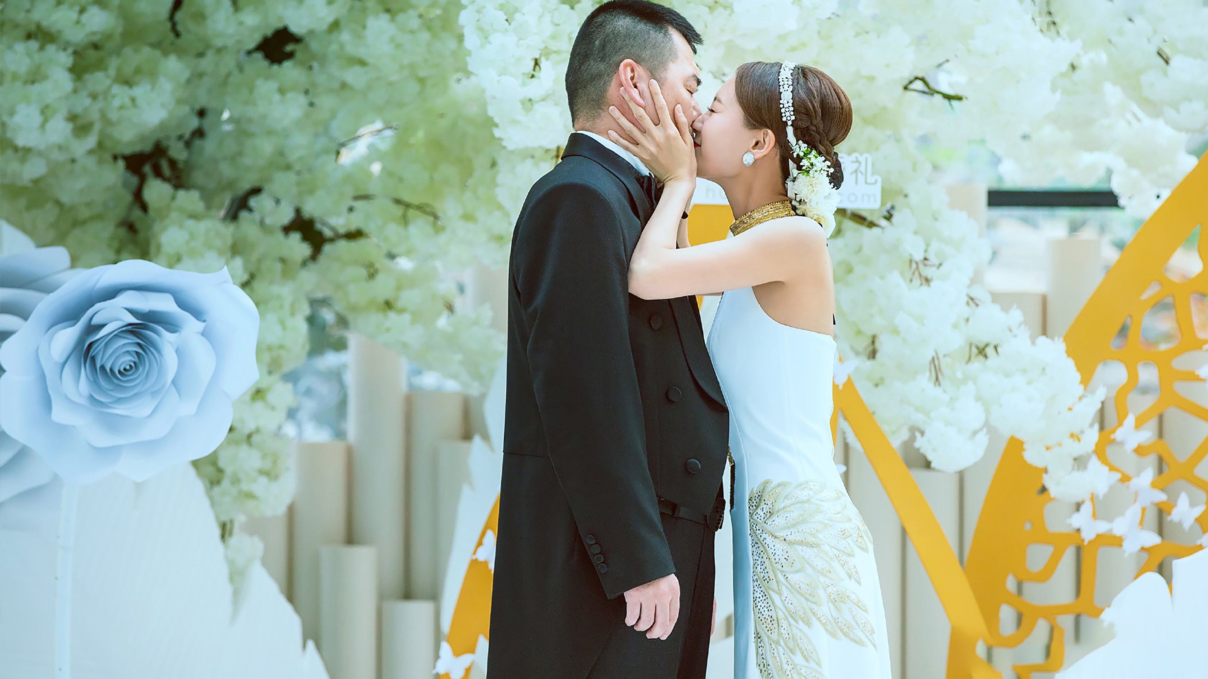 Don't Think Twice, Love's All Right Background