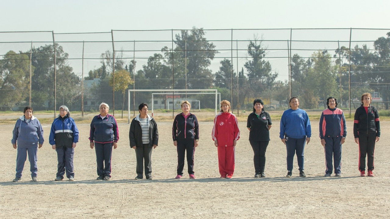 Tan Cerca De Las Nubes Background