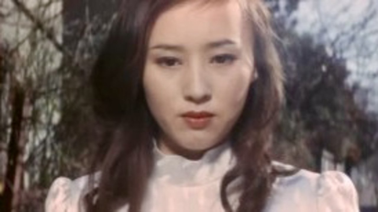 White Whore: Flower Core Background