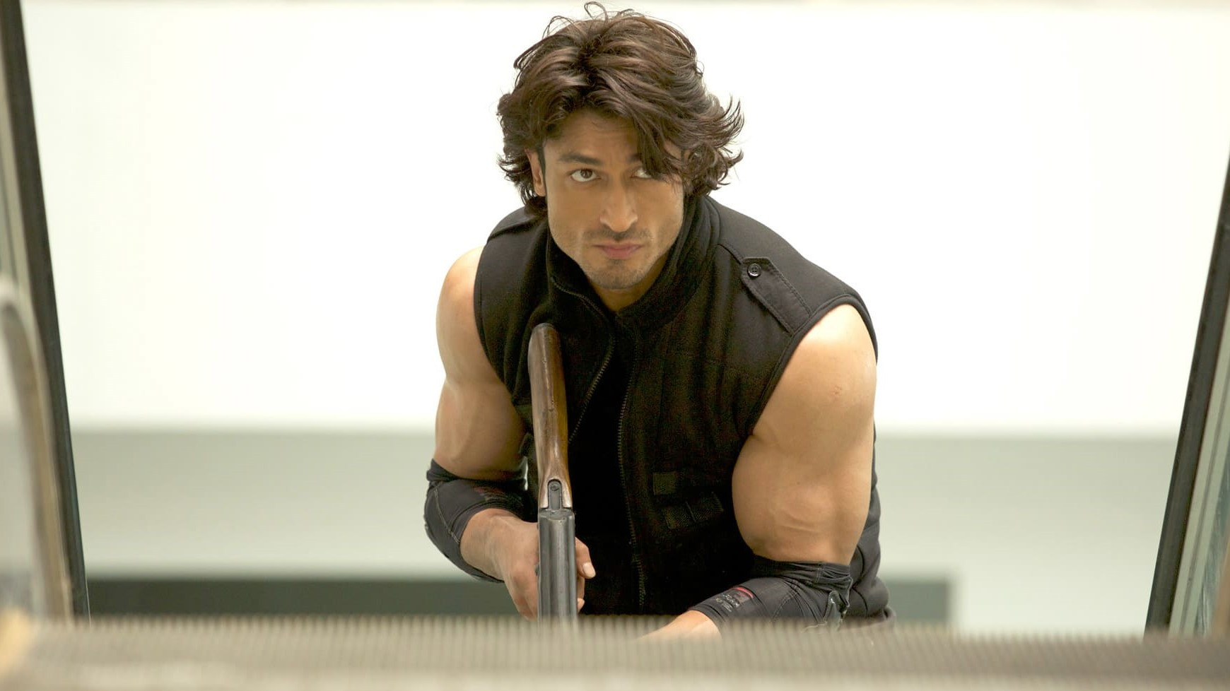 Commando 2 - The Black Money Trail Background