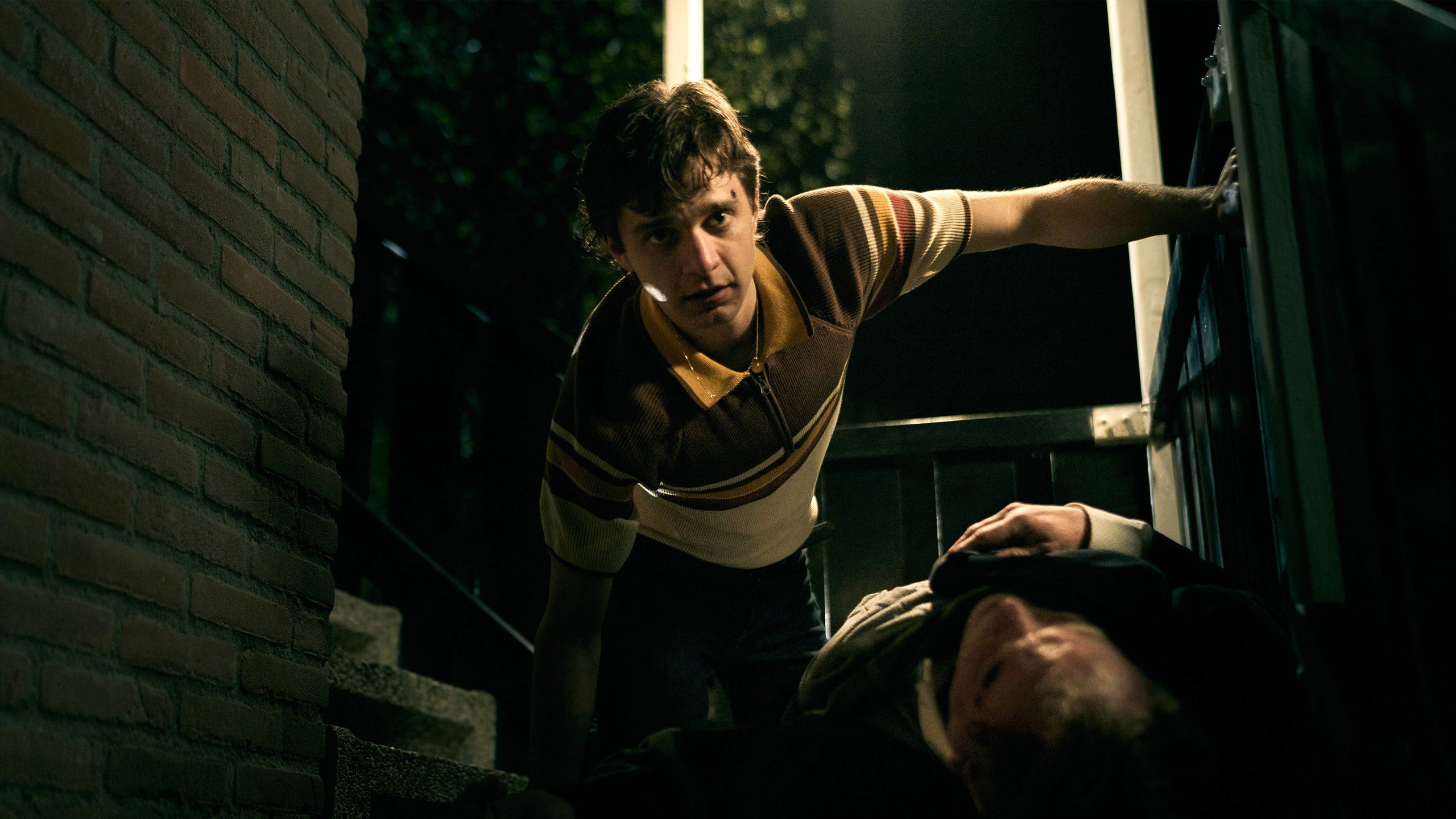 Een moord kost meer levens Background