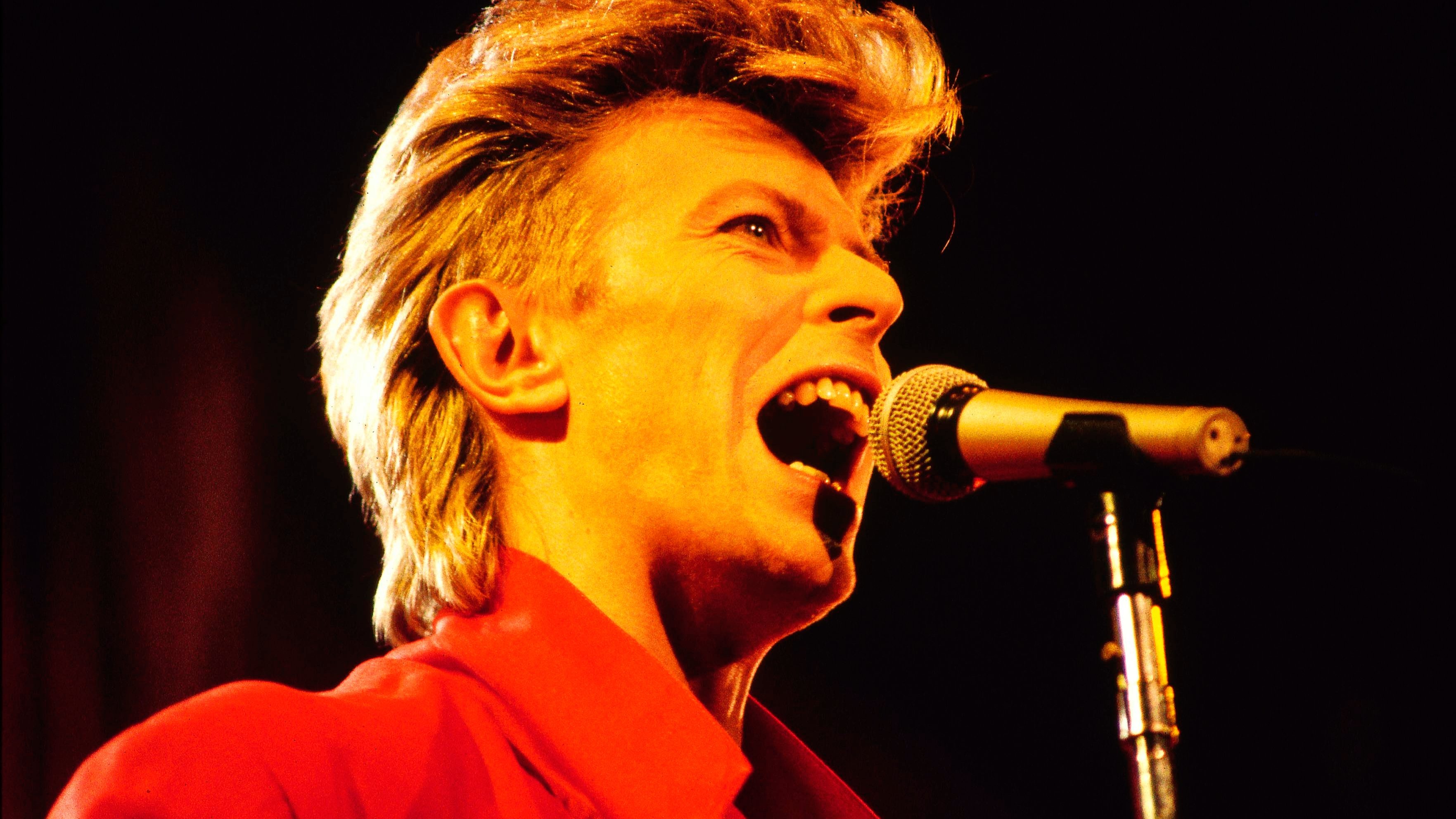 David Bowie: Glass Spider Background