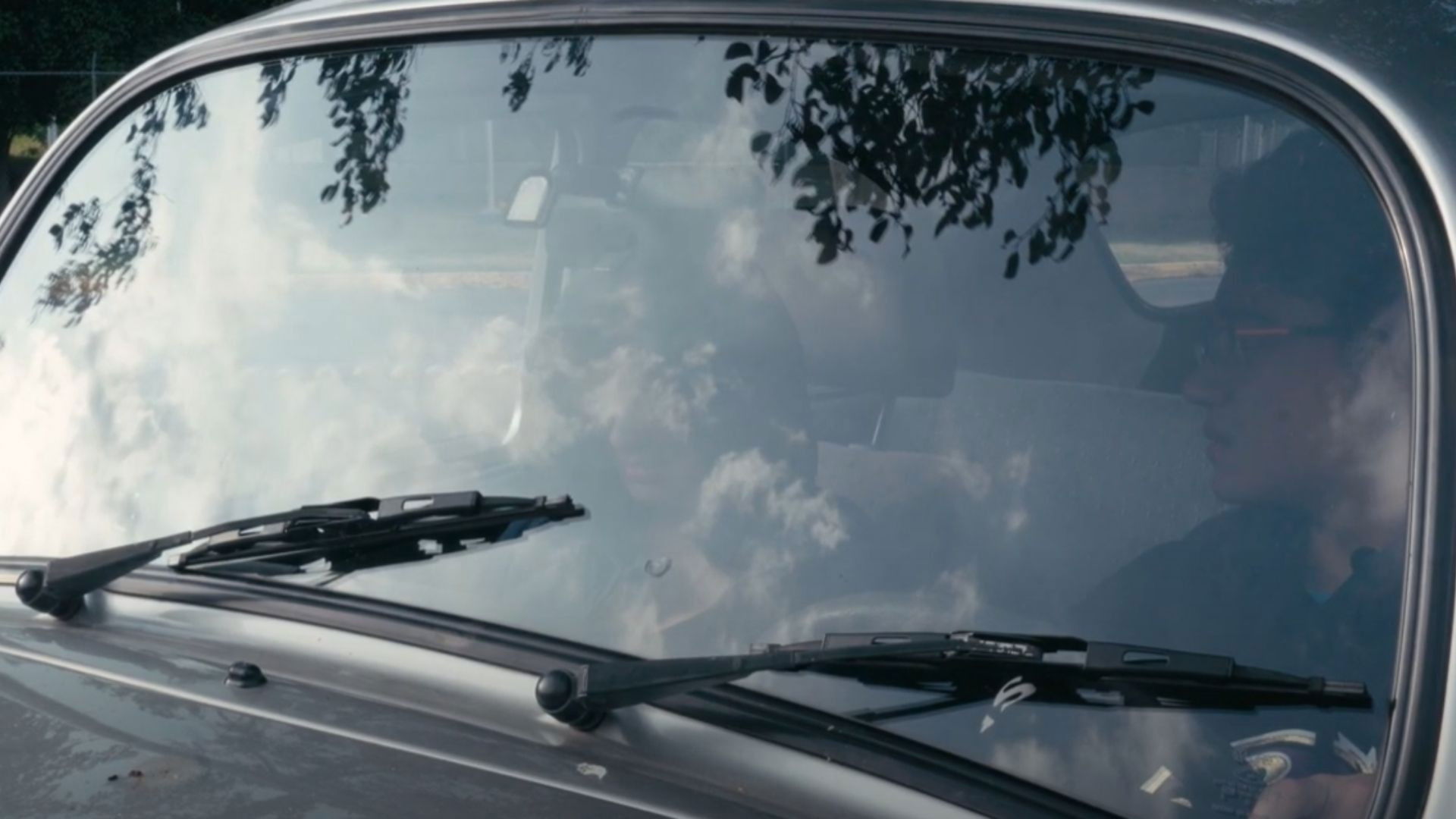 Aquí Estoy Background