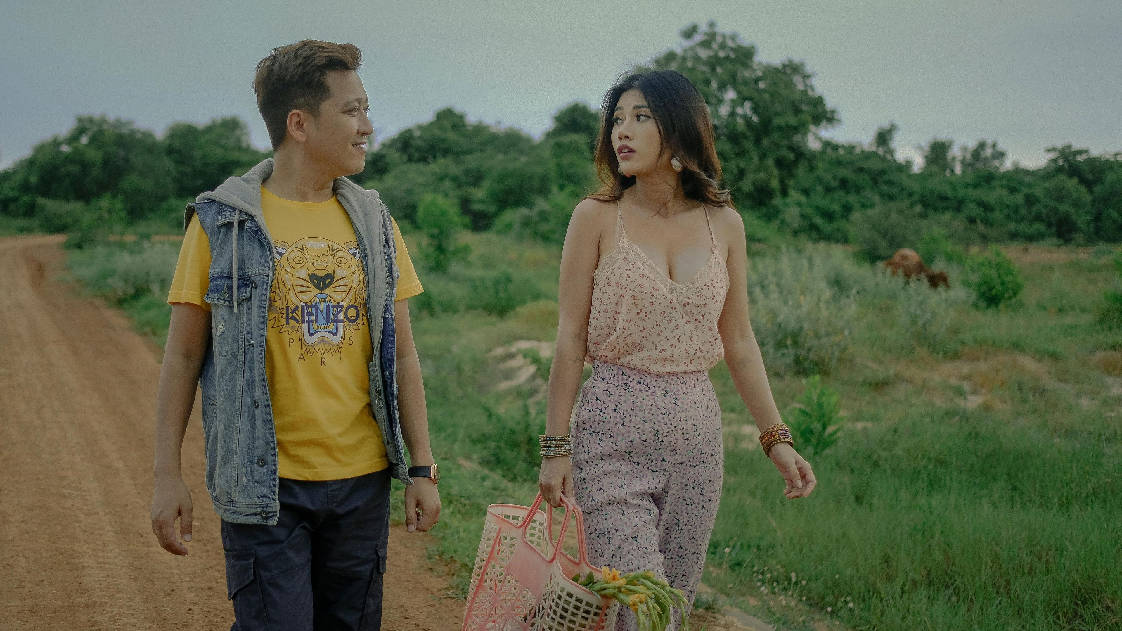 30 Chưa Phải Tết Background