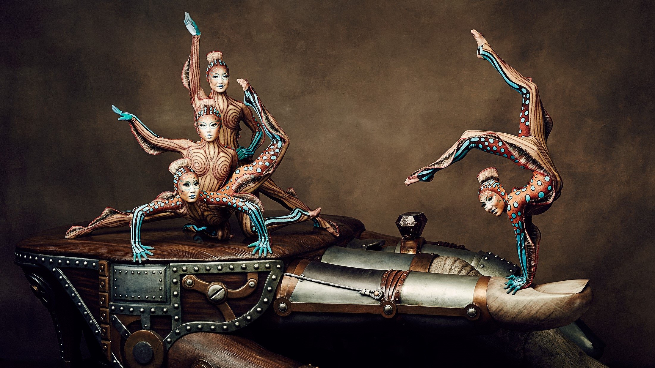 Cirque du Soleil: KURIOS - Cabinet des curiosités Background