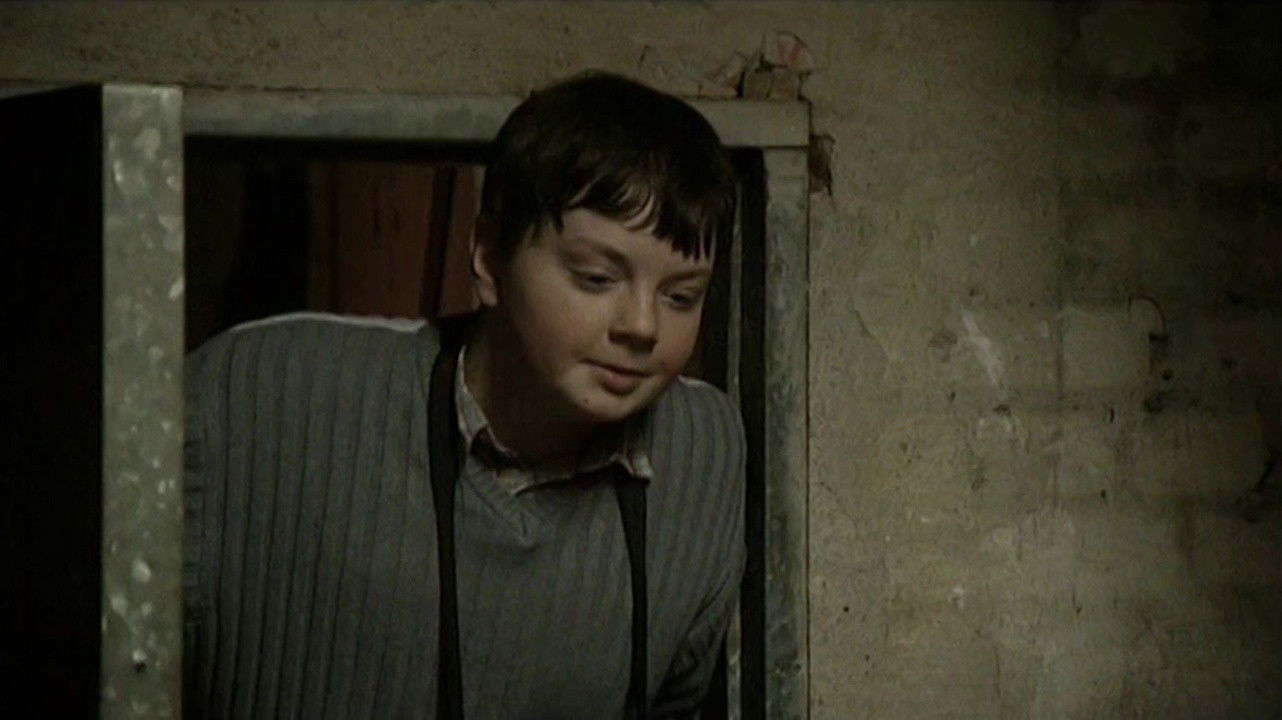 Bulle bare bor her Background