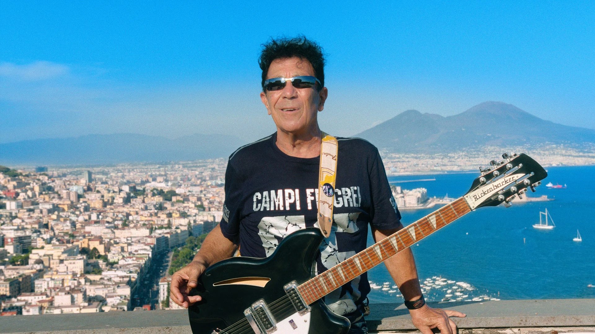 Edoardo Bennato - Sono solo canzonette Background