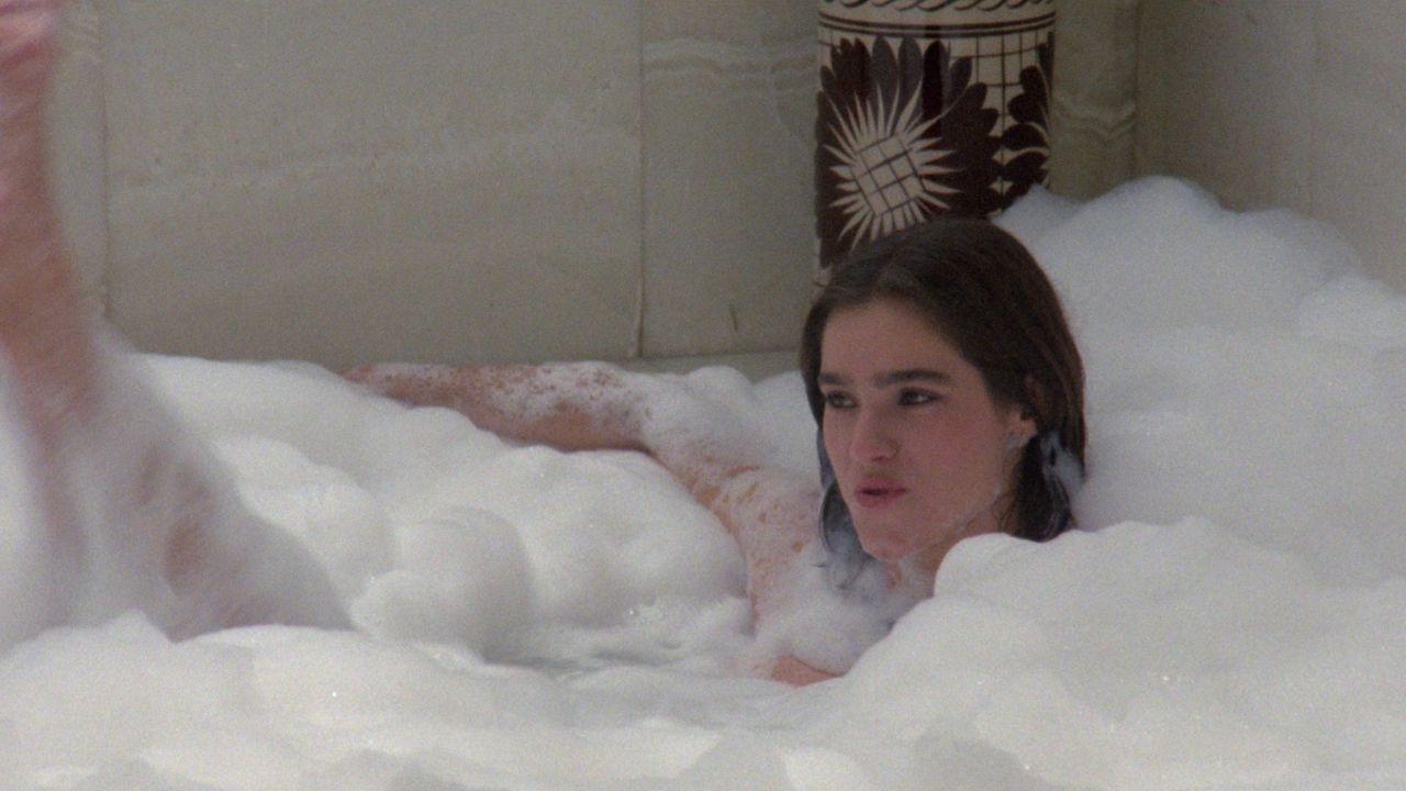 La casa que arde de noche Background