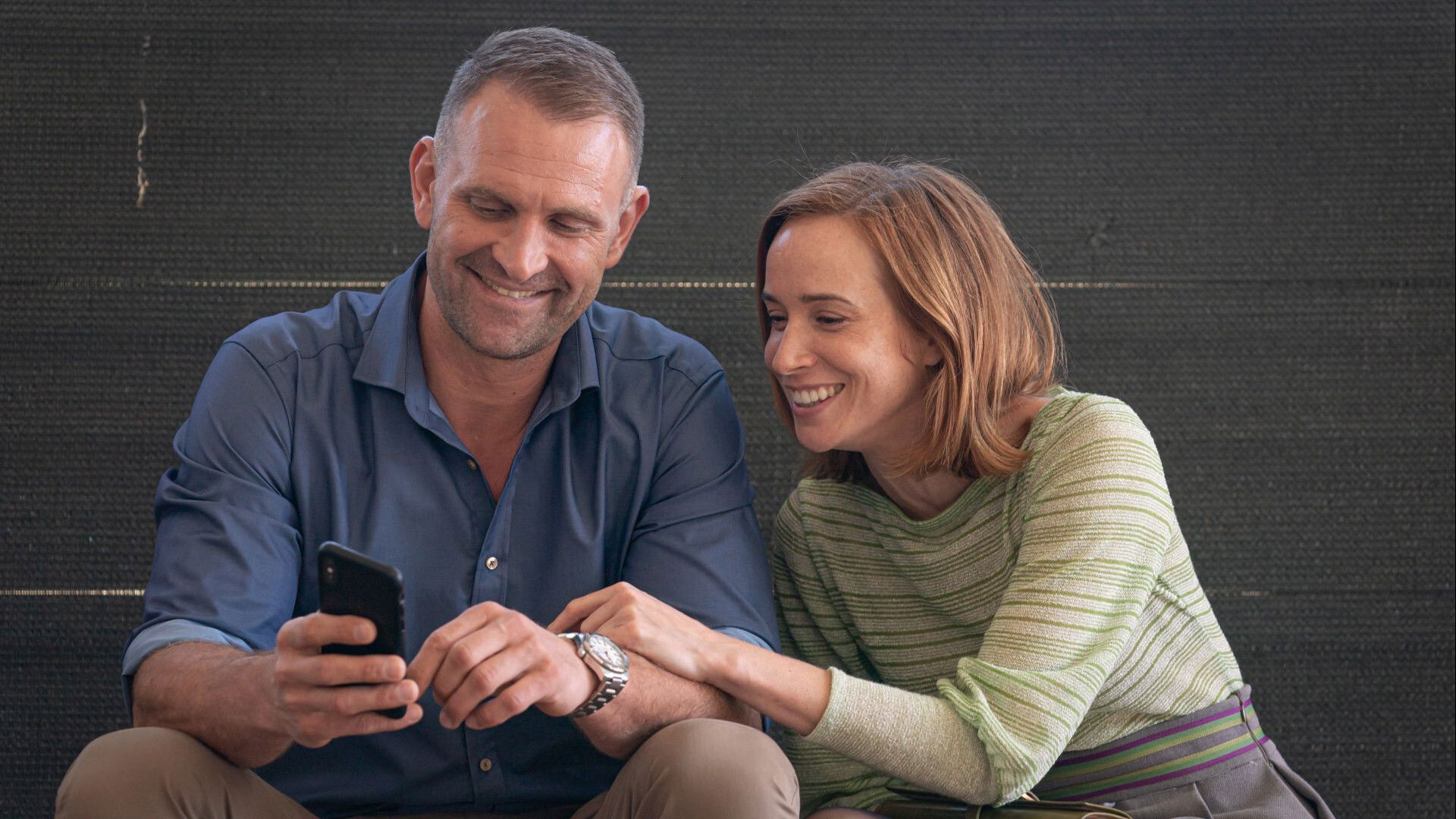 Známi neznámi Background