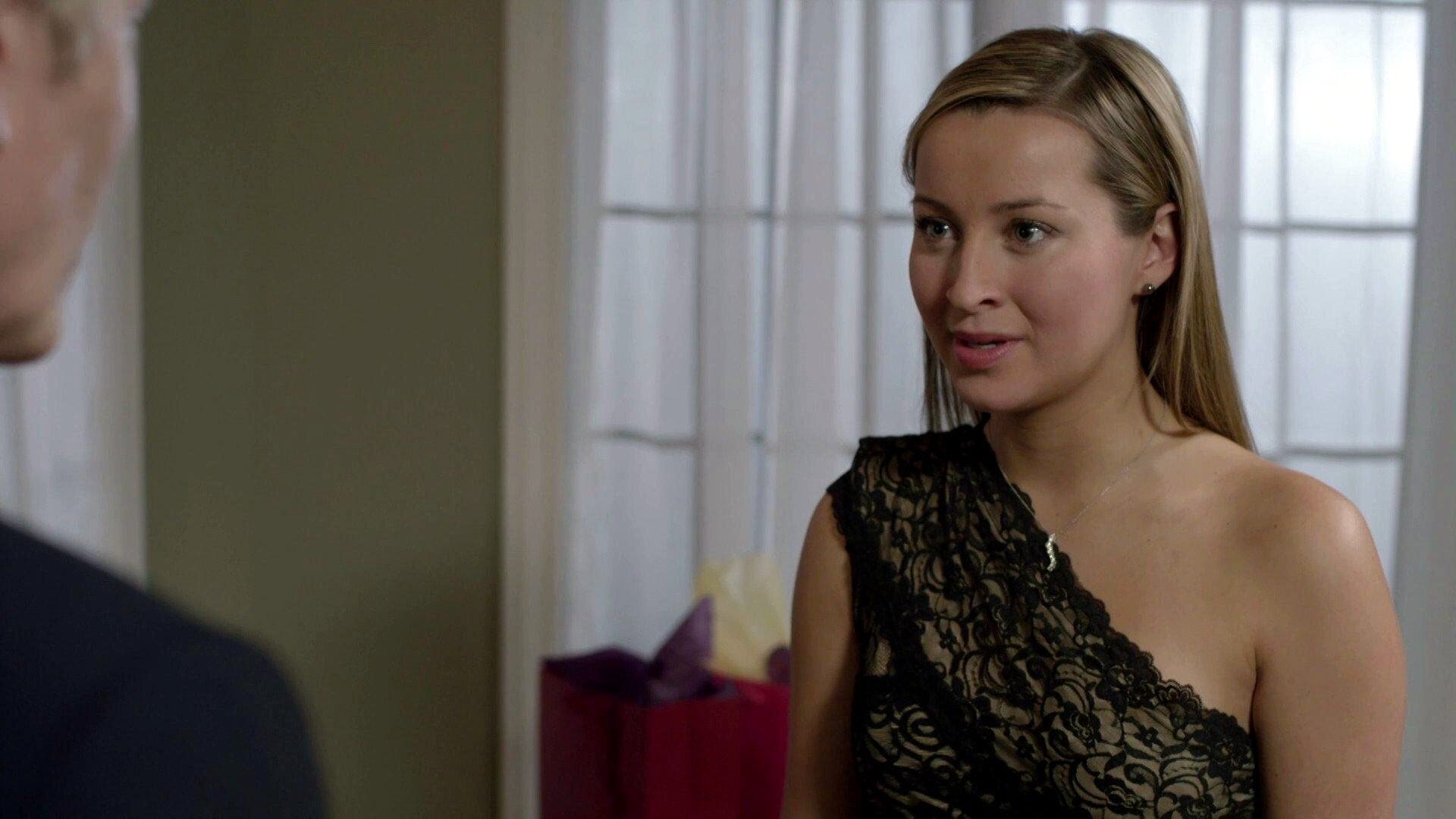 The Perfect Roommate Background