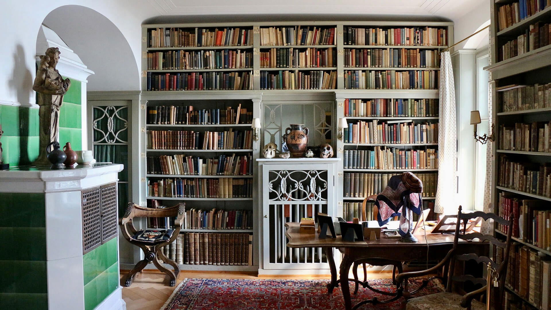 C. G. Jung on Alchemy Background