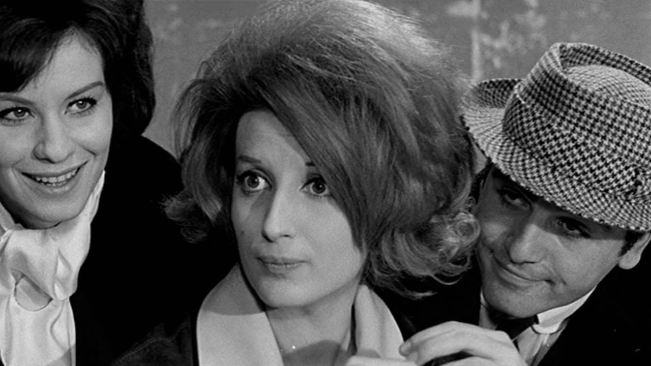 I Kiss... You Kiss Background