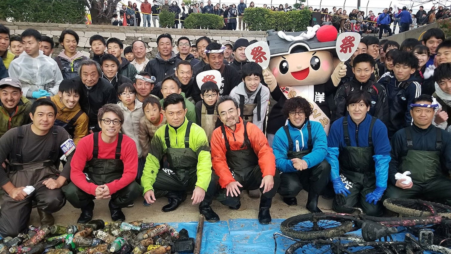 Kinkyuu SOS! Ike no Mizu Zenbu Nuku Dai Sakusen Background