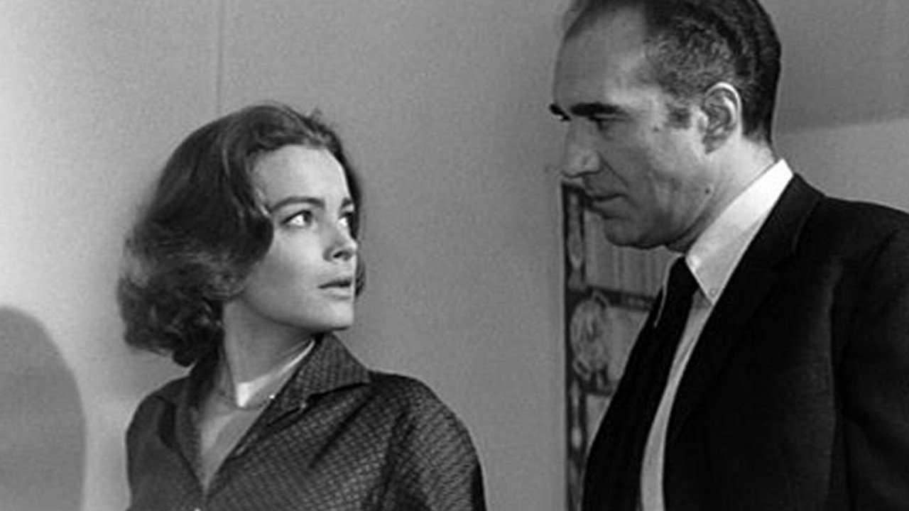 La Voleuse Background