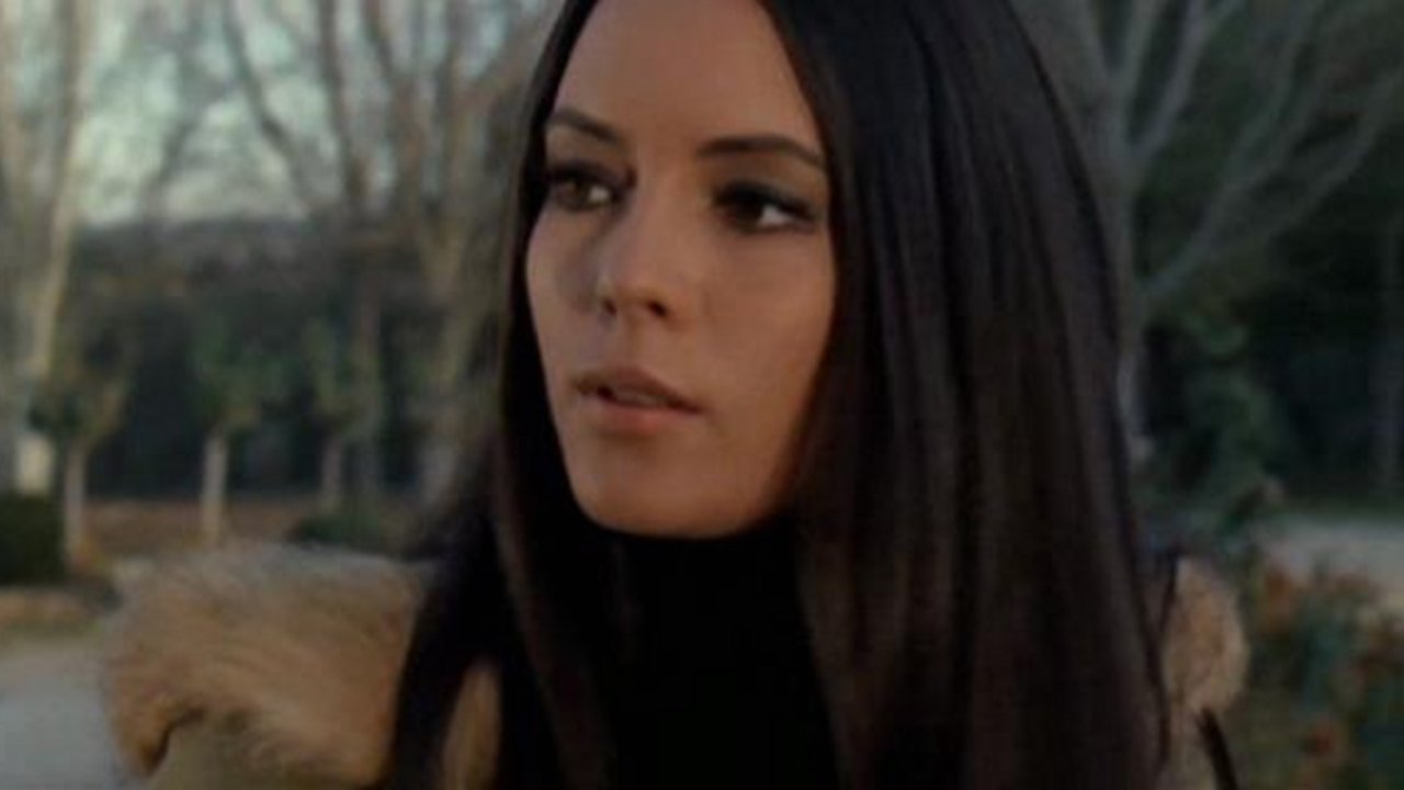 Naked Girl Killed in the Park Background