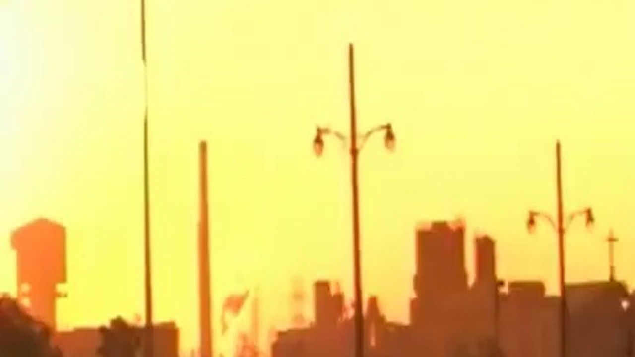 anyone lived in a pretty [how] town Background