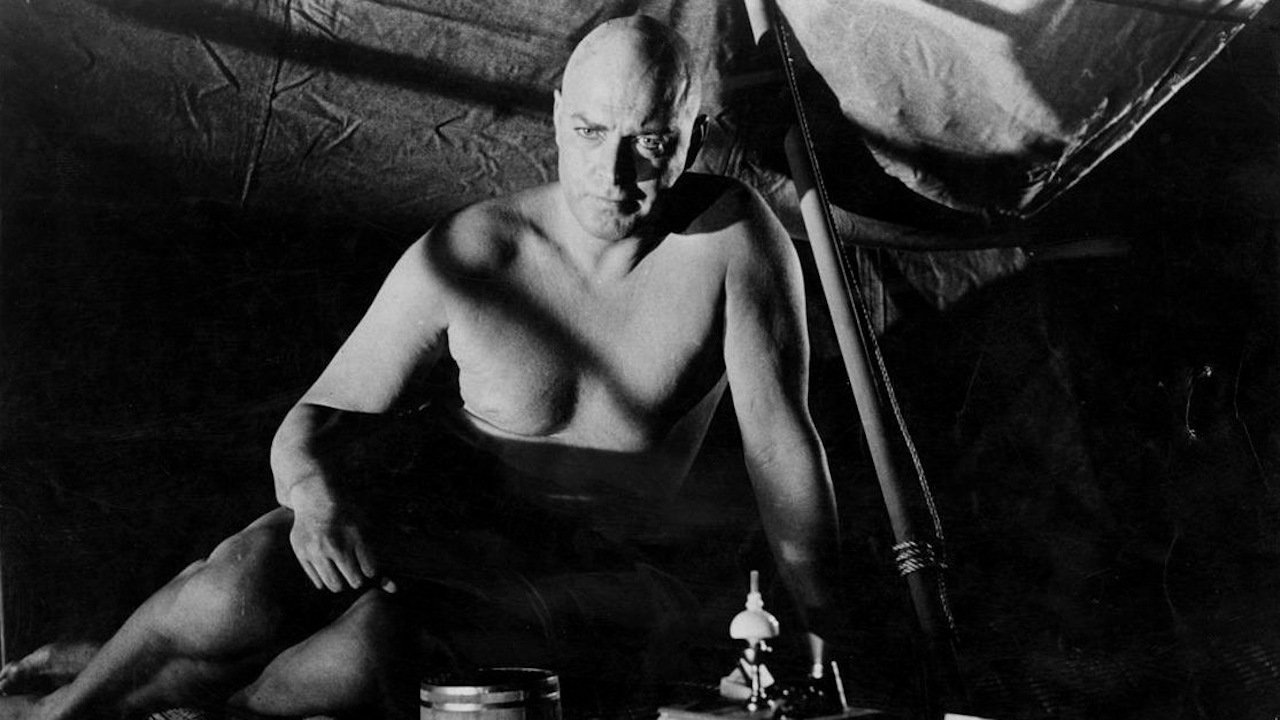 The Amazing Colossal Man Background