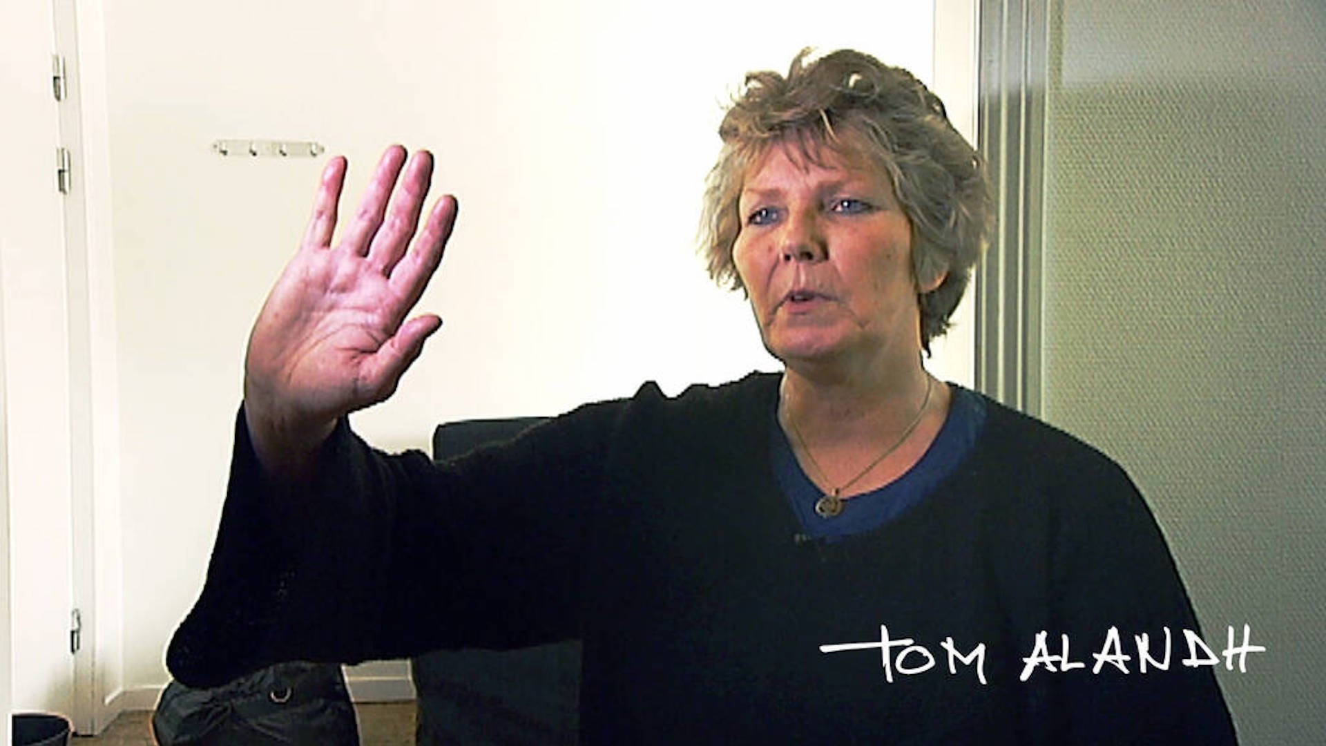 Att stå utanför och se in… Background