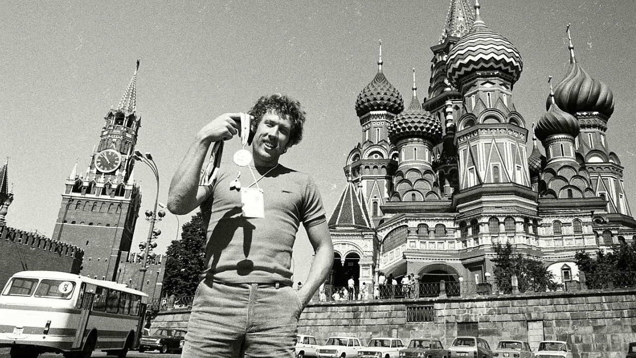 Going for Gold Background