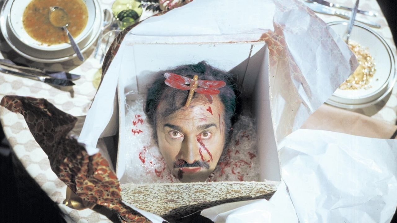 Una libélula para cada muerto Background