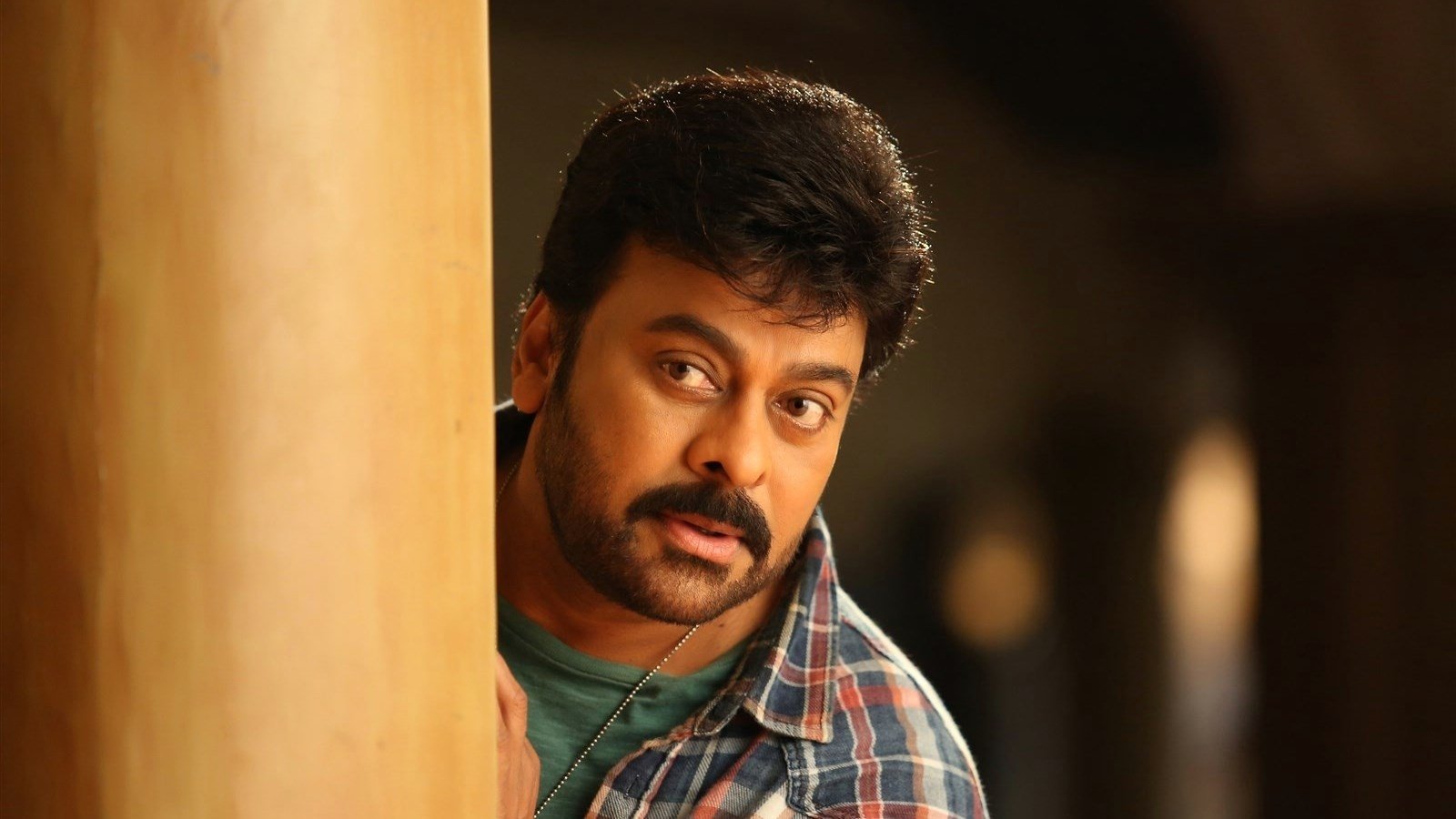 Khaidi No. 150 Background