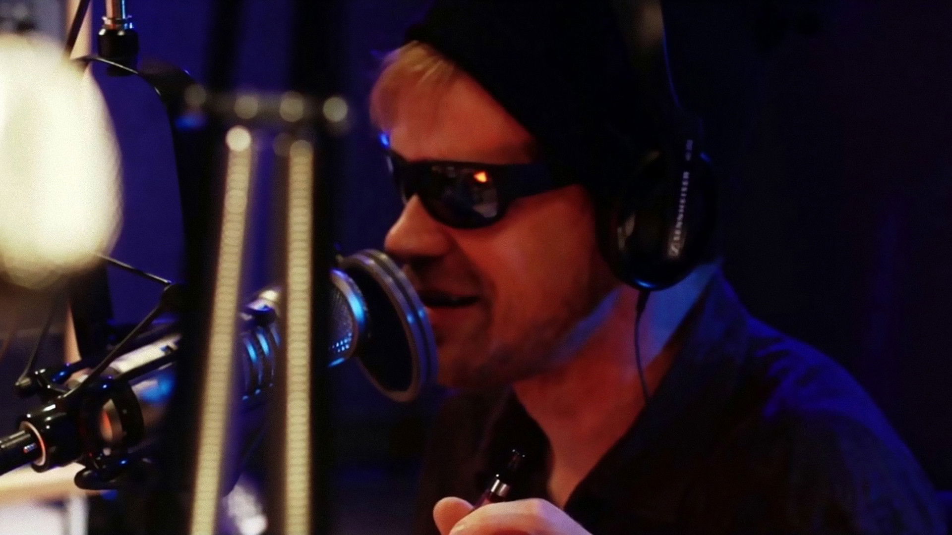 Scarewaves Background