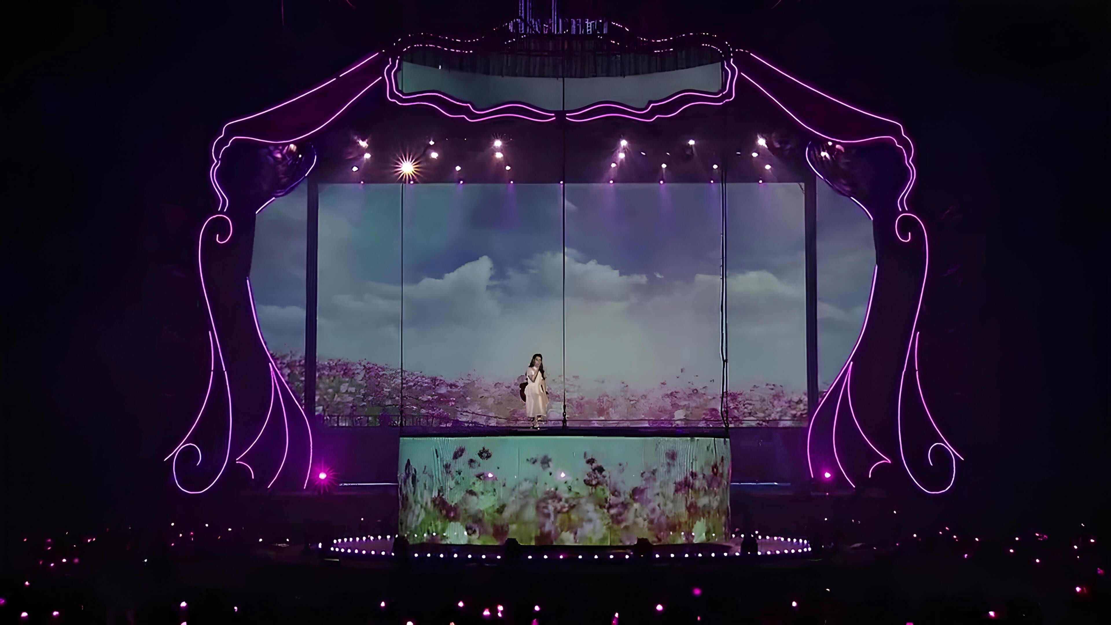 IU 10th Anniversary Tour Concert - 'dlwlrma.' Background