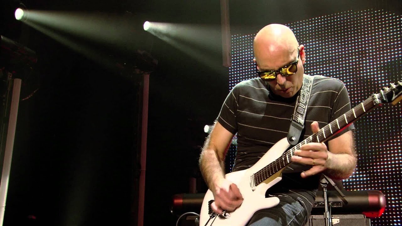 Joe Satriani: Satchurated - Live in Montreal Background