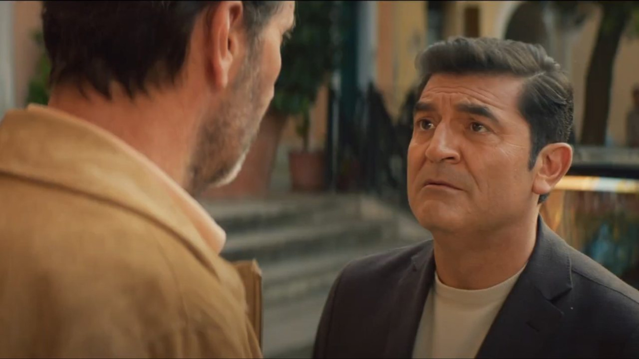 Dicono di te Background