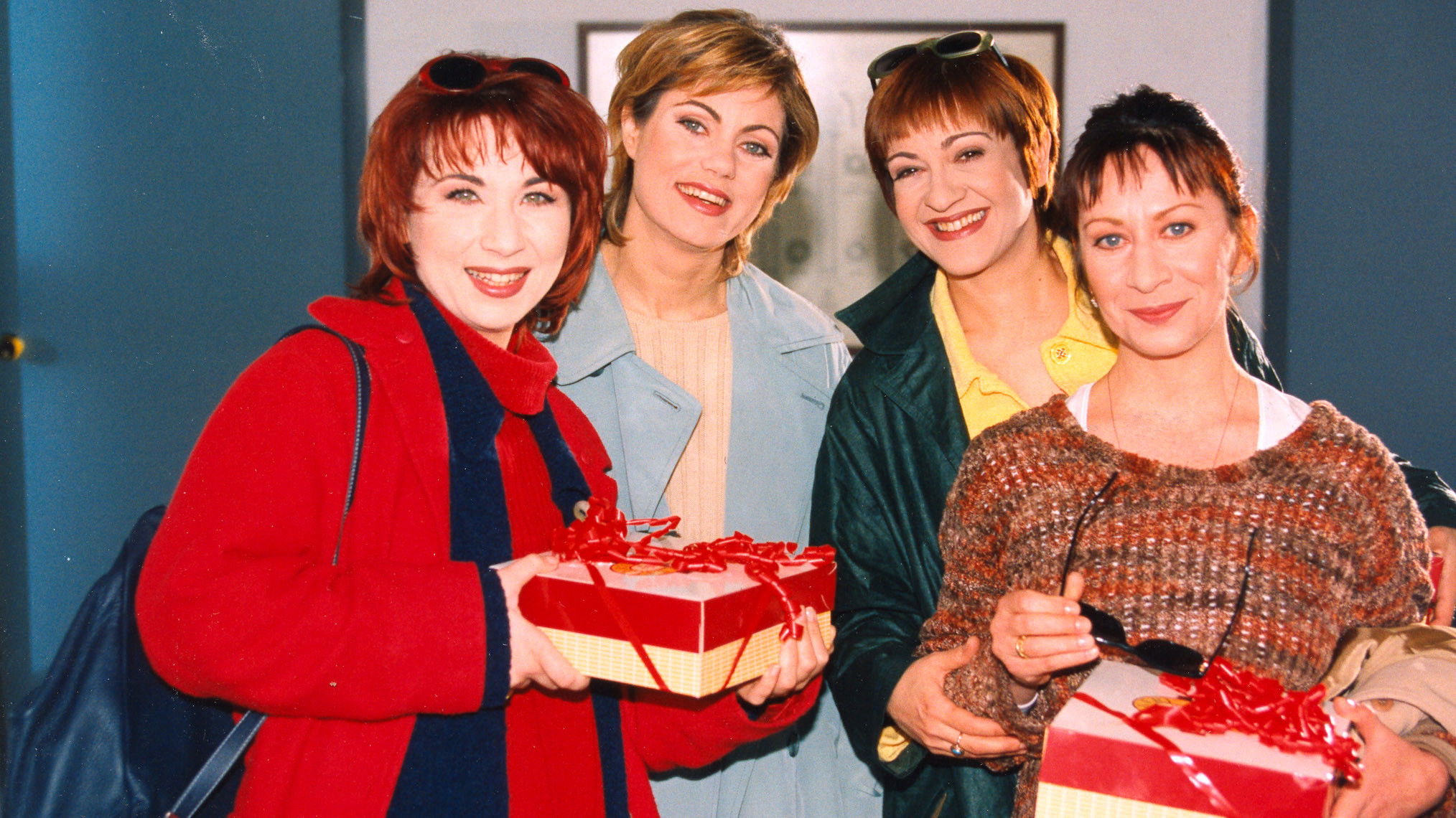 To kare tis damas Background