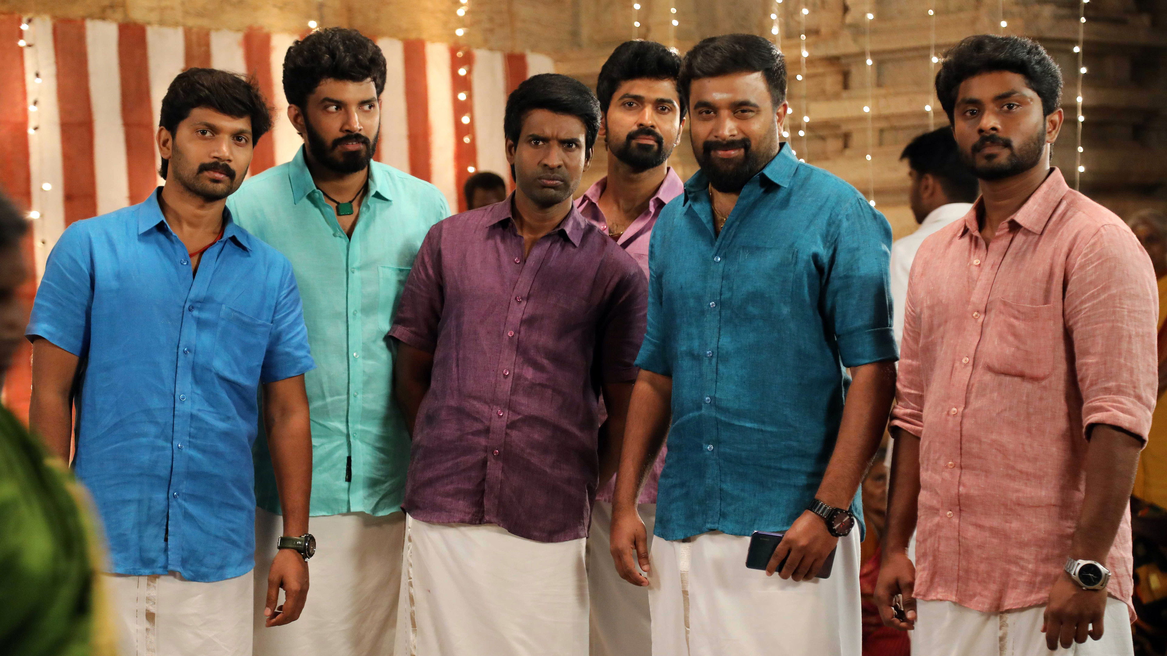 Kombu Vatcha Singamda Background