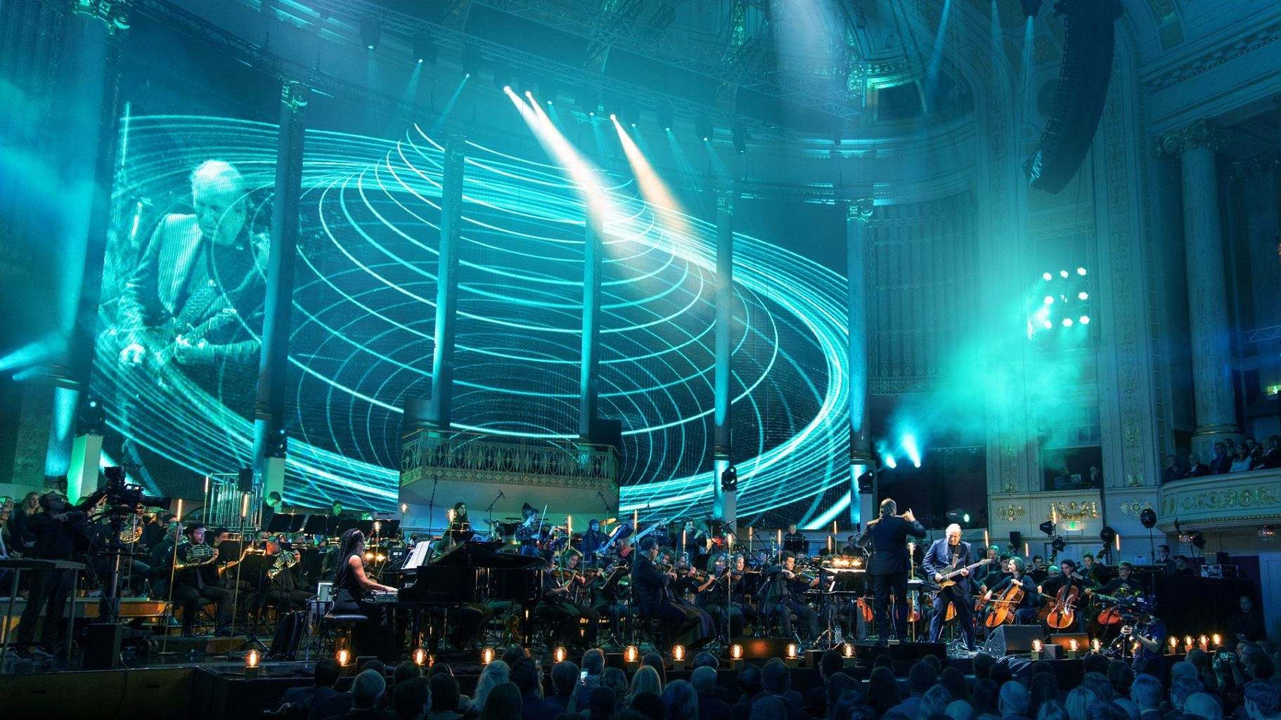 Hans Zimmer - The World of Hans Zimmer: A Symphonic Celebration (Live At Hollywood In Vienna) Background