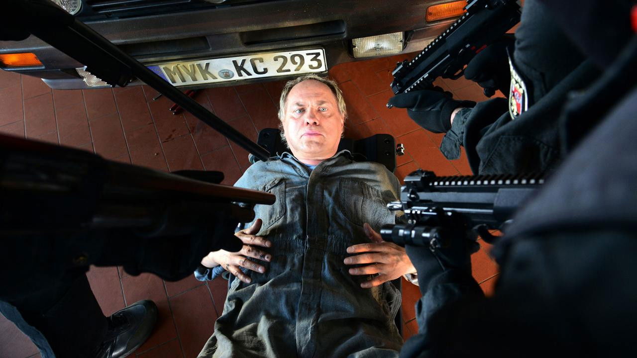 Der Bulle und das Landei - von Mäusen, Miezen und Moneten Background