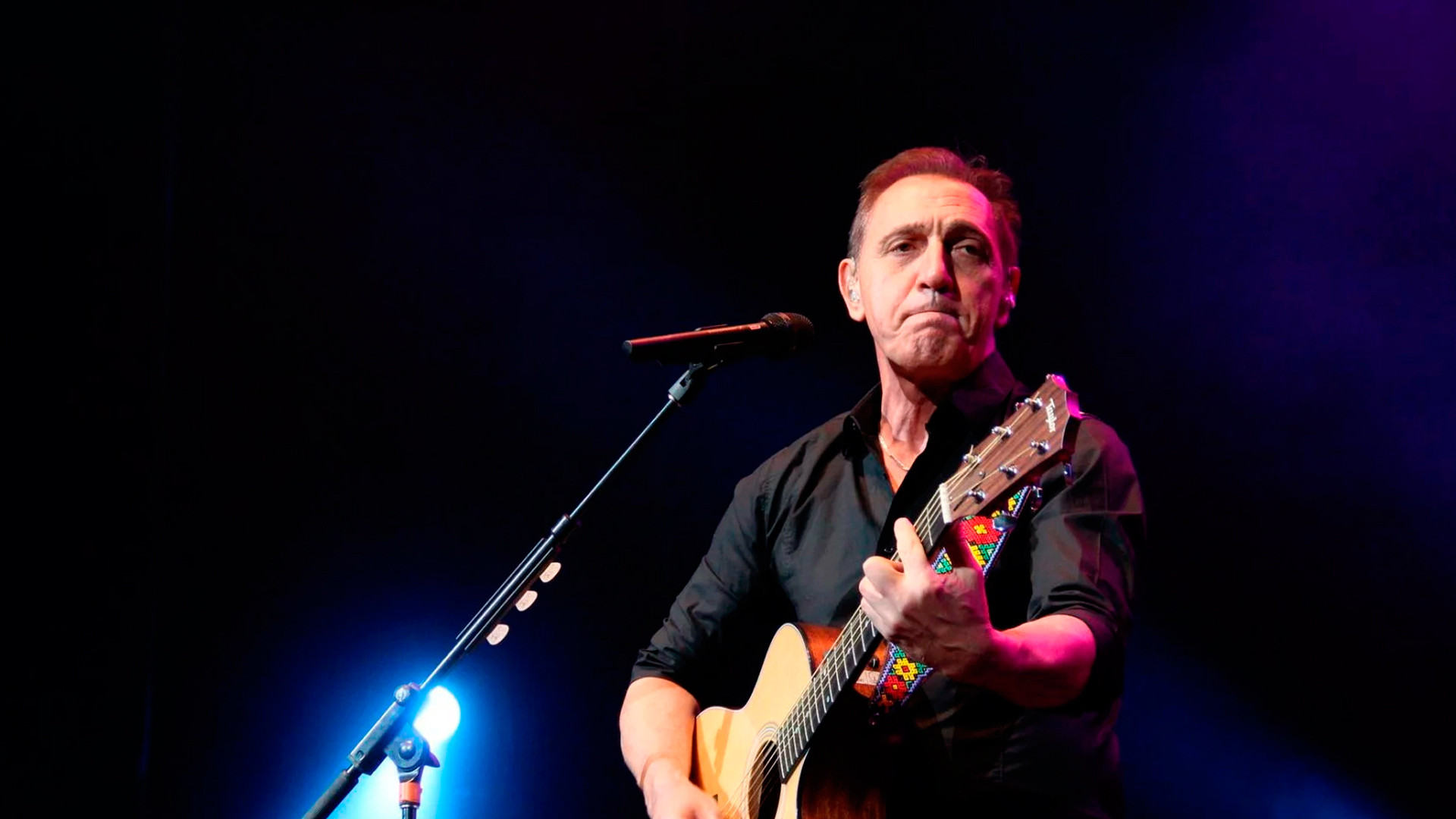 Franco de Vita: En Primera Fila Concierto Background