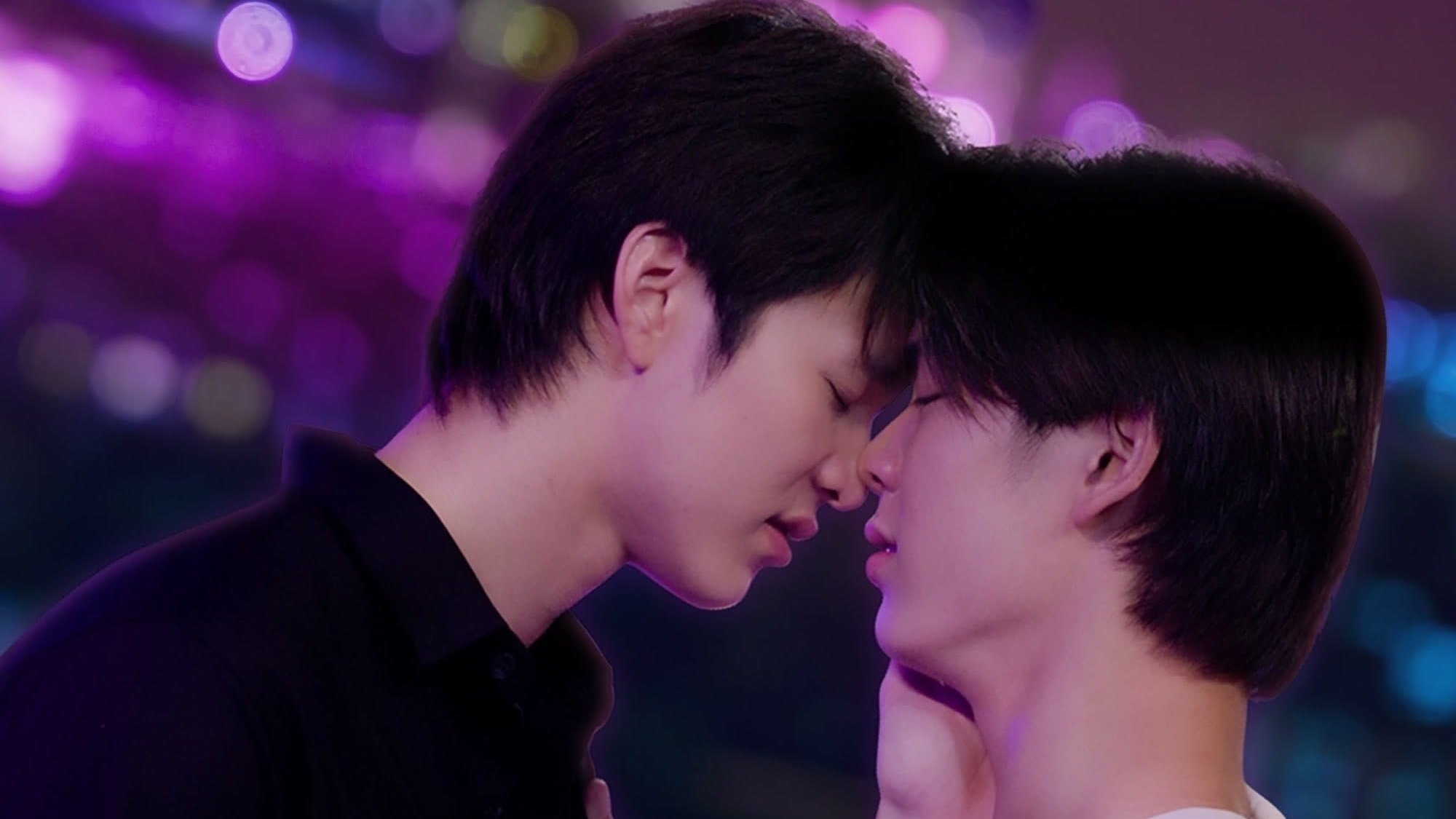 Ai Long Nhai Background