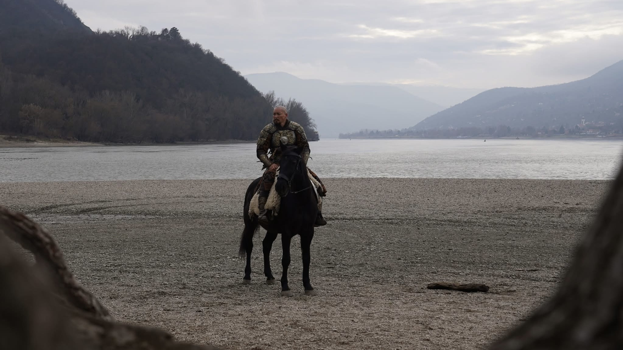 1242: Gateway to the West Background