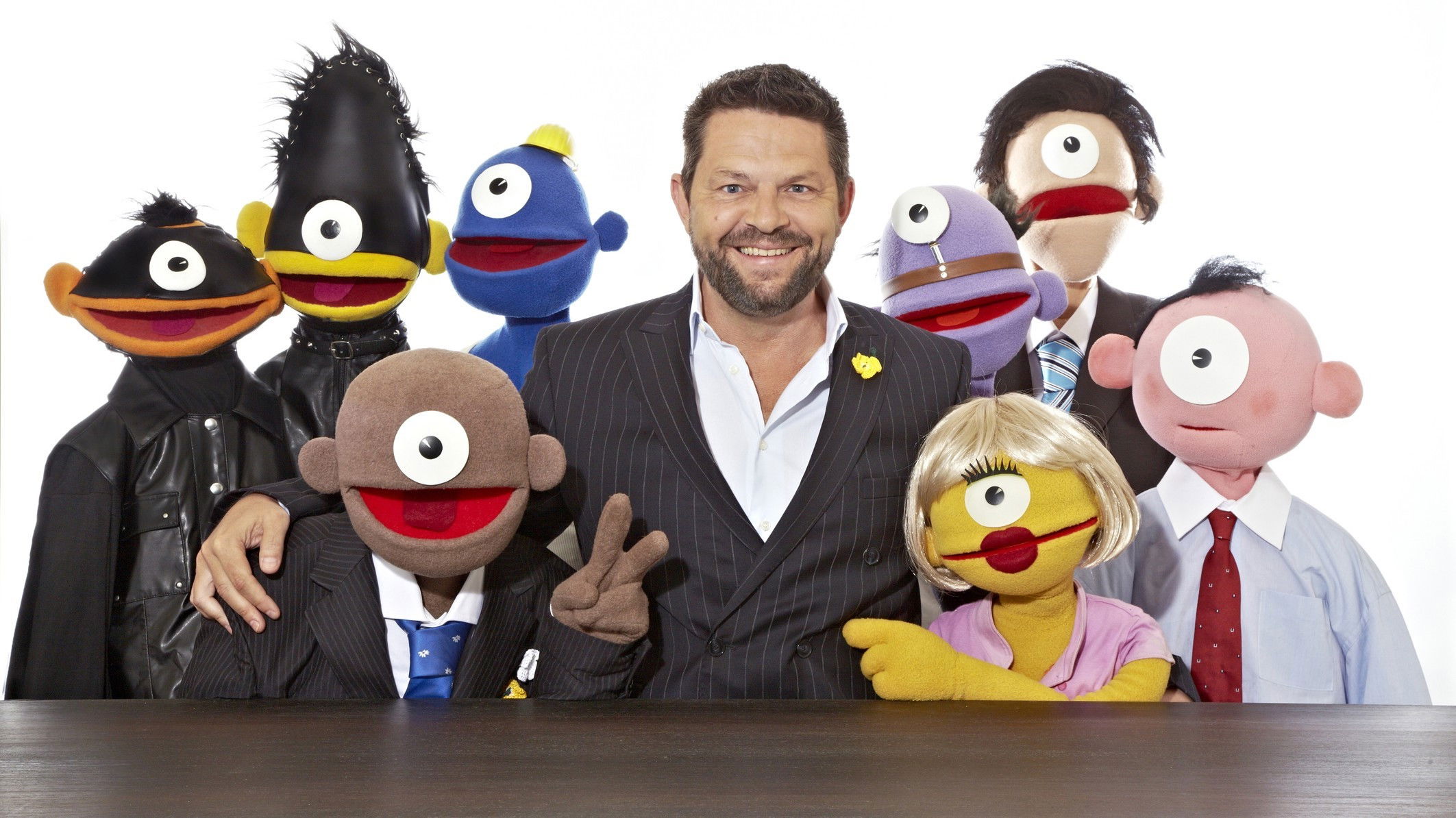 Eye TV - der durchgeknallte Puppensender Background