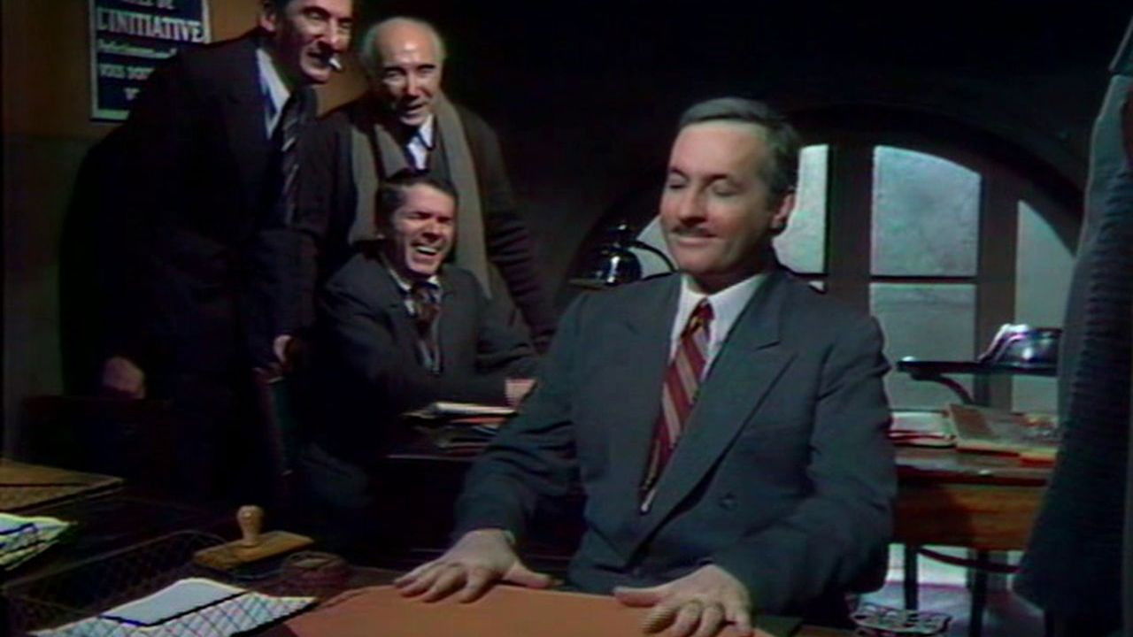 Le Passe-muraille Background